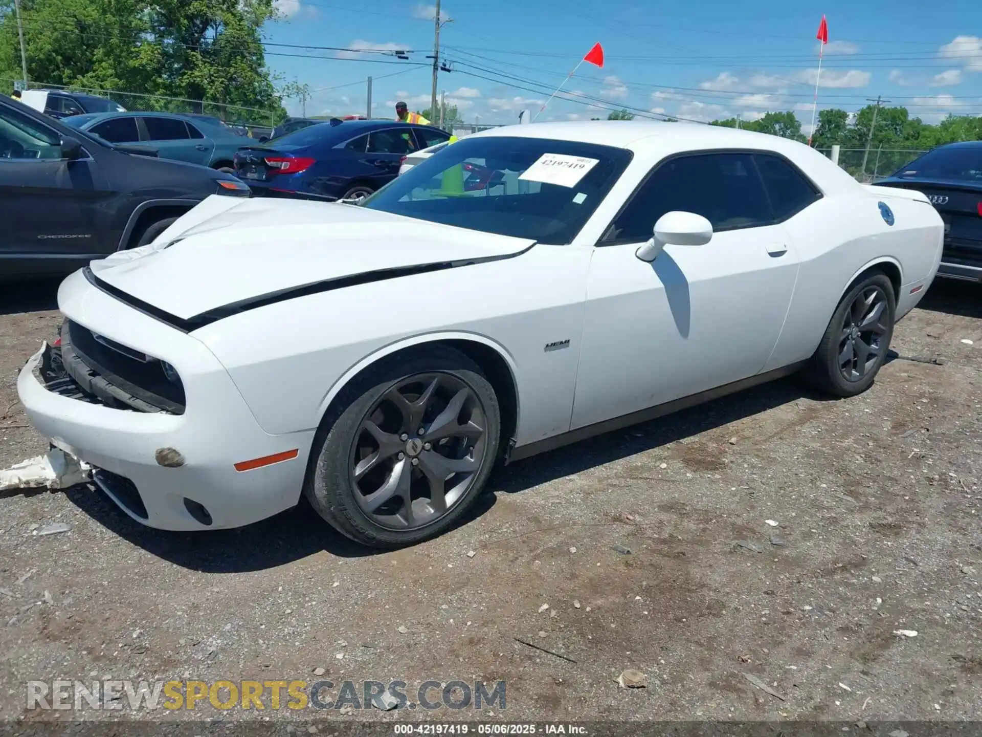 2 Photograph of a damaged car 2C3CDZBT1KH583498 DODGE CHALLENGER 2019