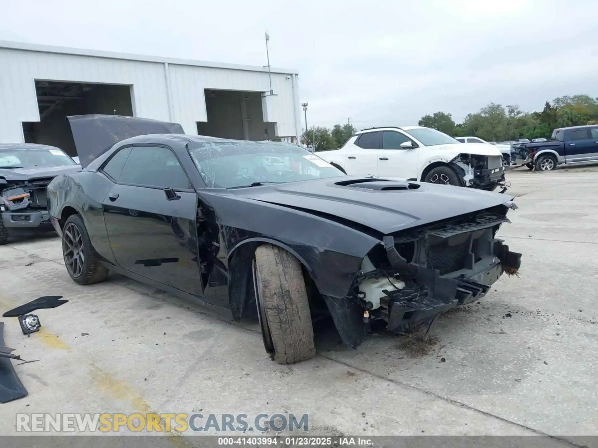1 Photograph of a damaged car 2C3CDZBT1KH587244 DODGE CHALLENGER 2019