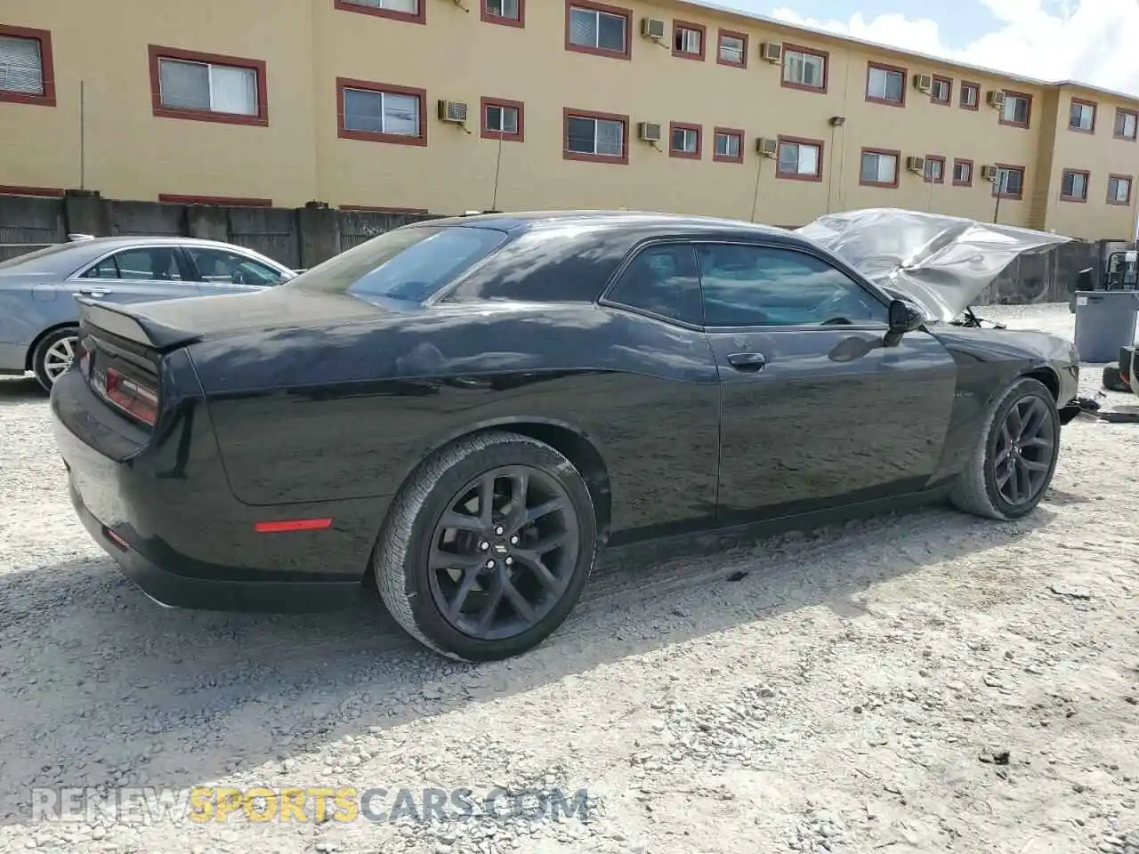 3 Photograph of a damaged car 2C3CDZBT2KH724319 DODGE CHALLENGER 2019