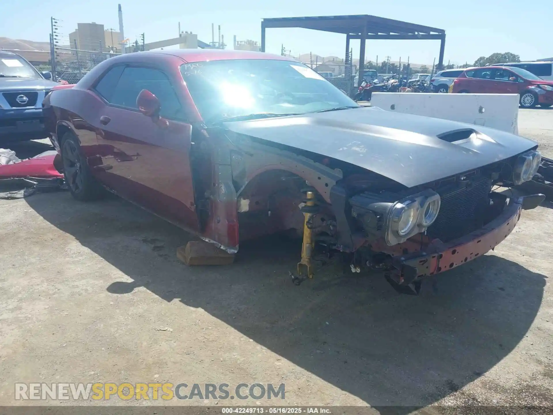 1 Photograph of a damaged car 2C3CDZBT2KH751102 DODGE CHALLENGER 2019