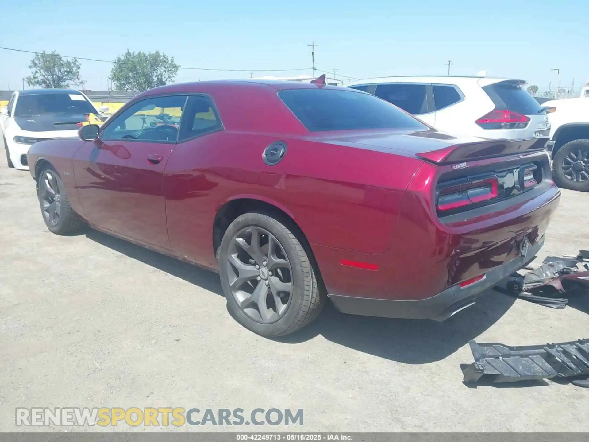 3 Photograph of a damaged car 2C3CDZBT2KH751102 DODGE CHALLENGER 2019