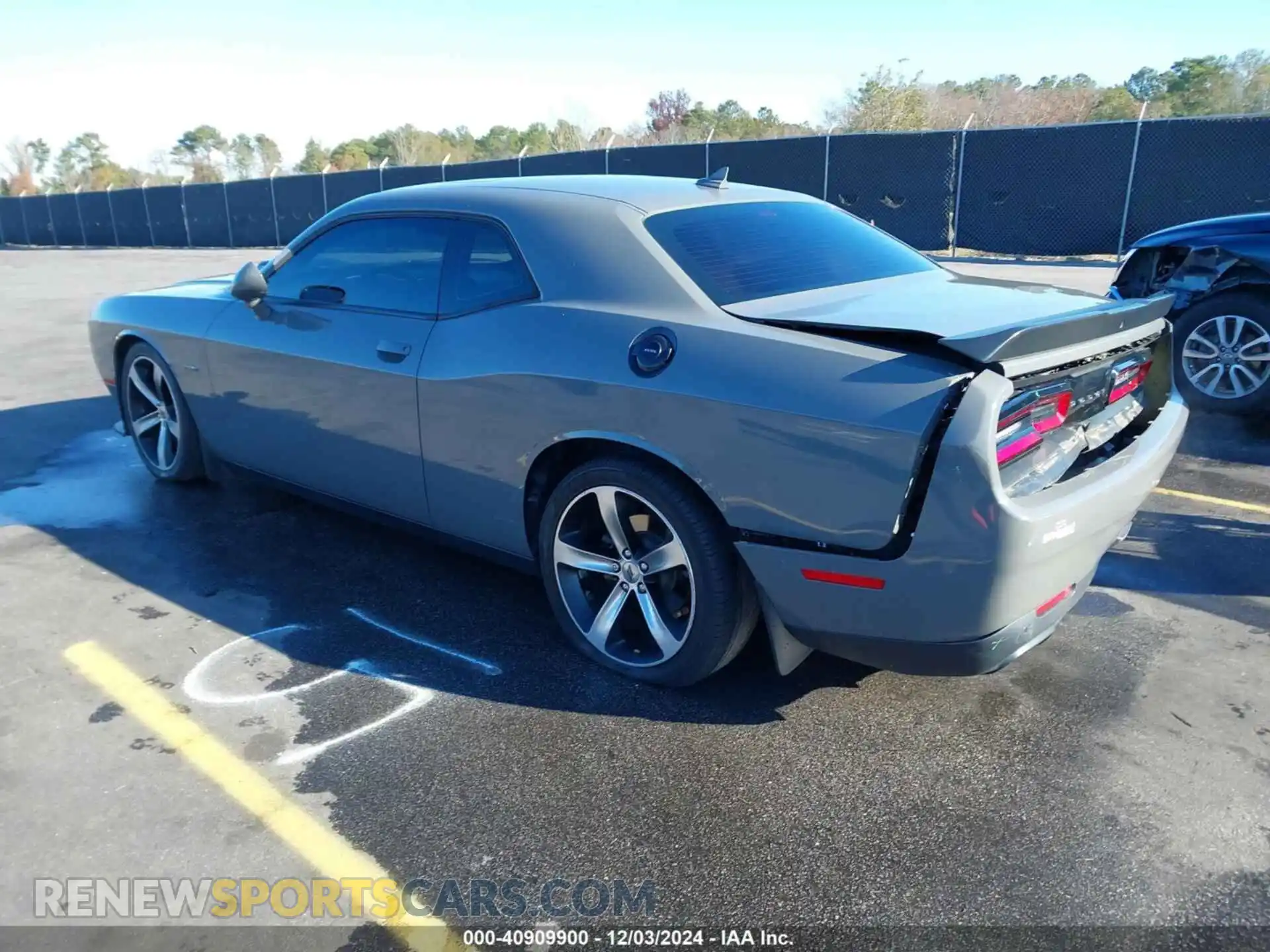 3 Photograph of a damaged car 2C3CDZBT4KH540533 DODGE CHALLENGER 2019