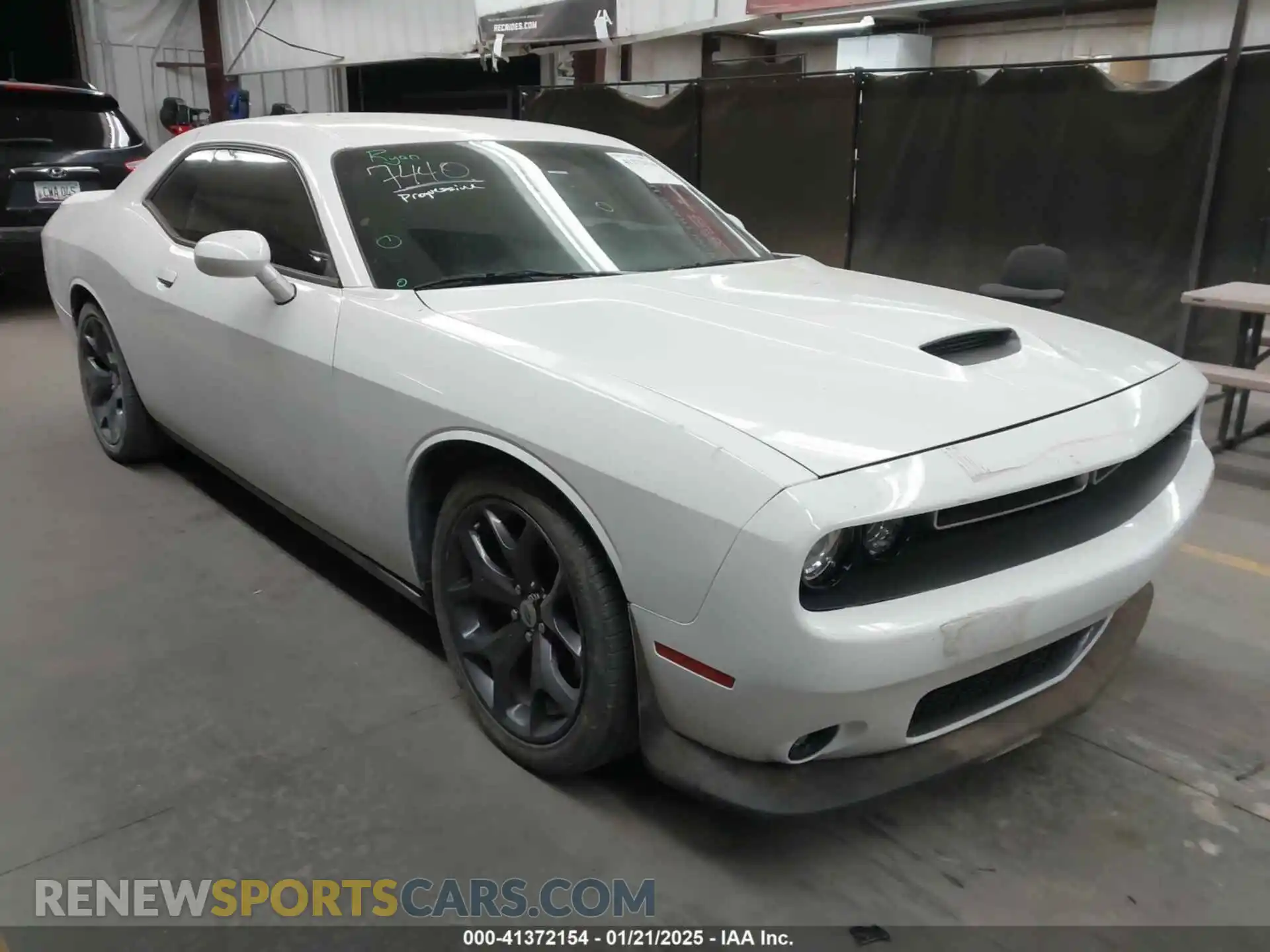 1 Photograph of a damaged car 2C3CDZBT5KH573606 DODGE CHALLENGER 2019