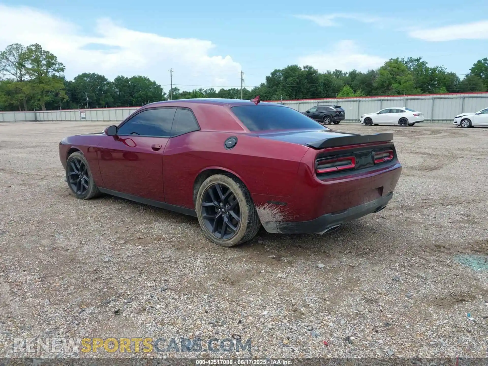 3 Photograph of a damaged car 2C3CDZBT5KH724184 DODGE CHALLENGER 2019