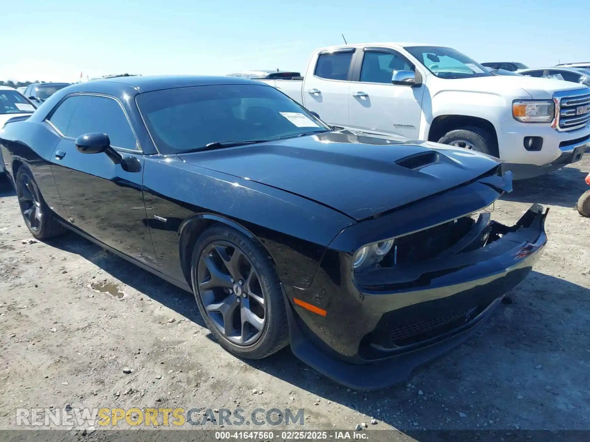1 Photograph of a damaged car 2C3CDZBT7KH583408 DODGE CHALLENGER 2019