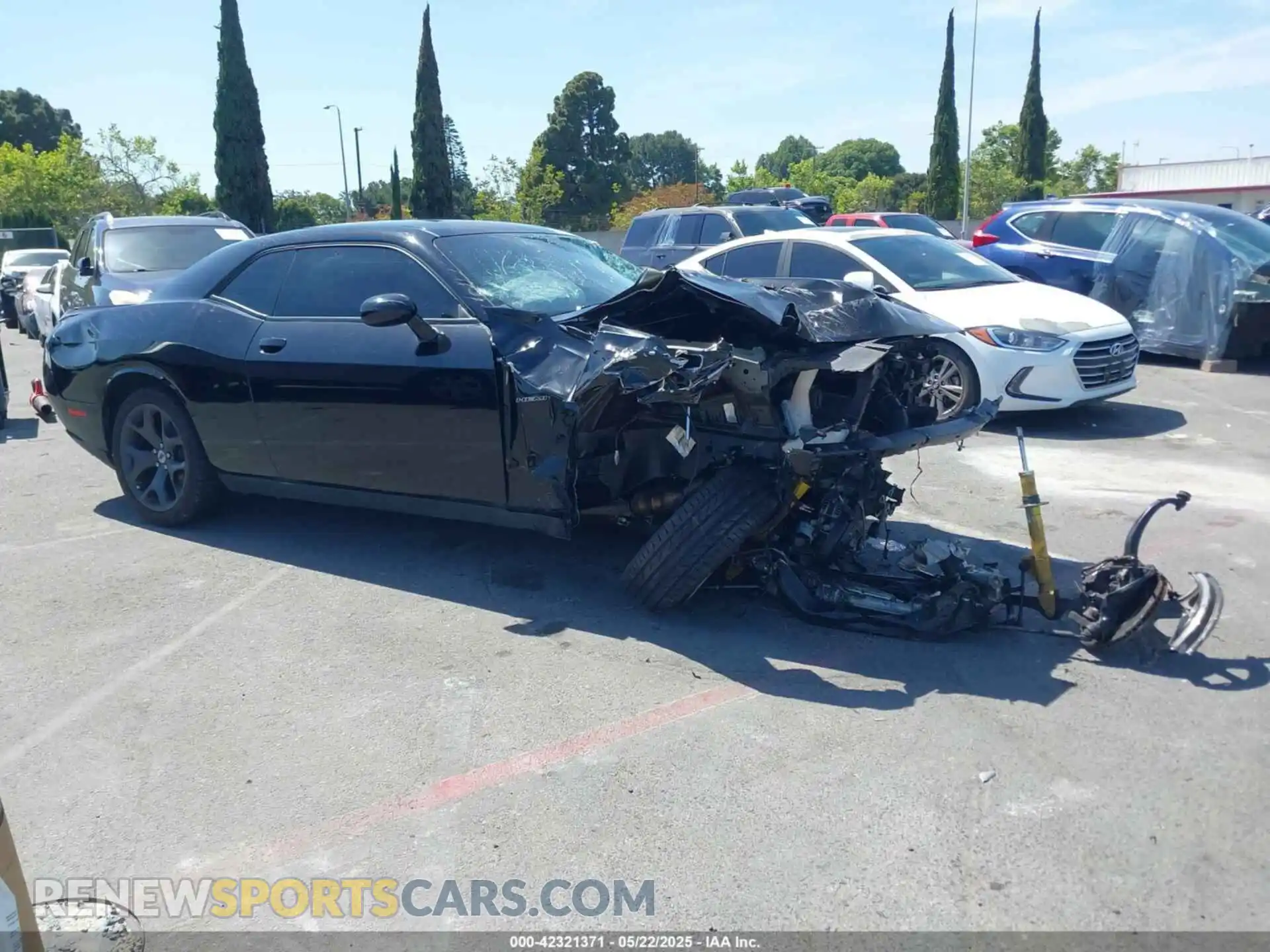 1 Photograph of a damaged car 2C3CDZBT8KH574054 DODGE CHALLENGER 2019