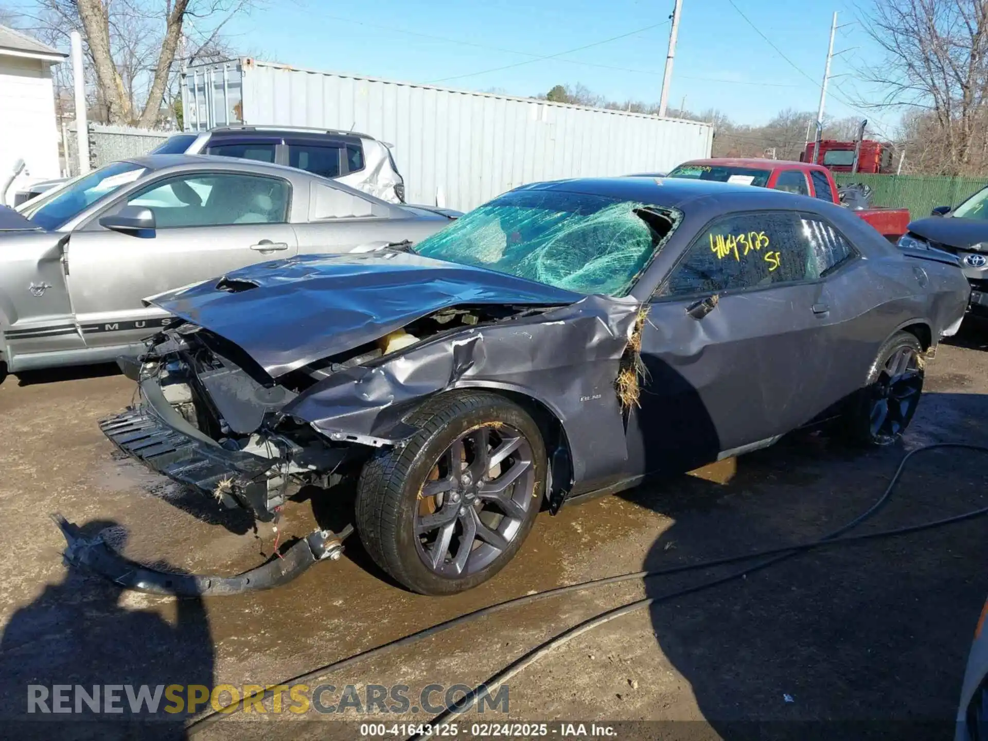 2 Photograph of a damaged car 2C3CDZBT8KH660495 DODGE CHALLENGER 2019