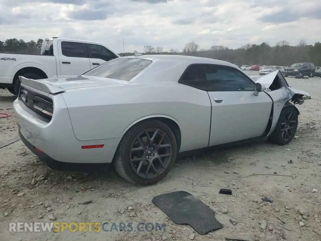 3 Photograph of a damaged car 2C3CDZBT9KH733843 DODGE CHALLENGER 2019