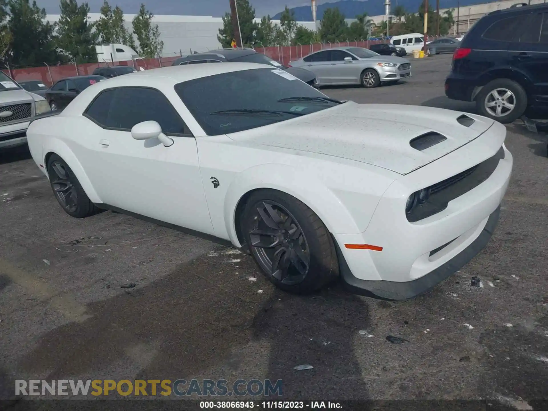 1 Photograph of a damaged car 2C3CDZC94KH524285 DODGE CHALLENGER 2019