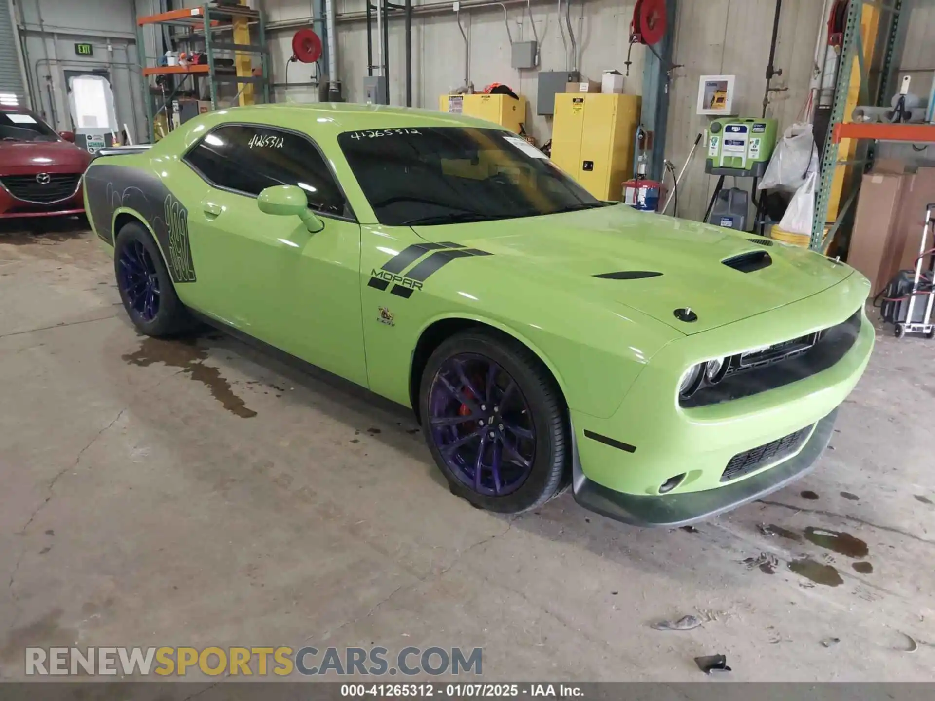 1 Photograph of a damaged car 2C3CDZFJ0KH656479 DODGE CHALLENGER 2019