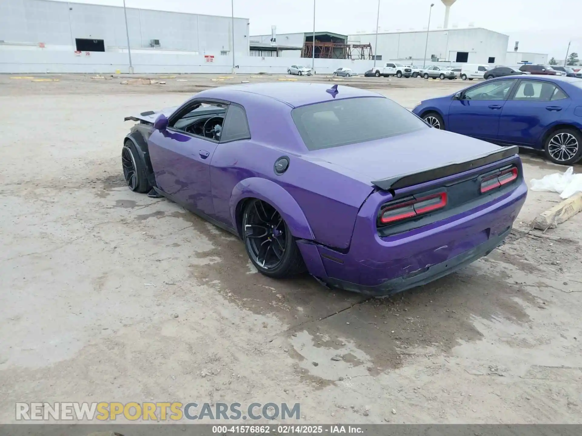 3 Photograph of a damaged car 2C3CDZFJ1KH578486 DODGE CHALLENGER 2019
