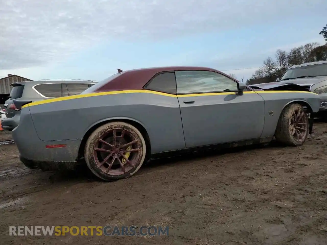 3 Photograph of a damaged car 2C3CDZFJ3KH581485 DODGE CHALLENGER 2019