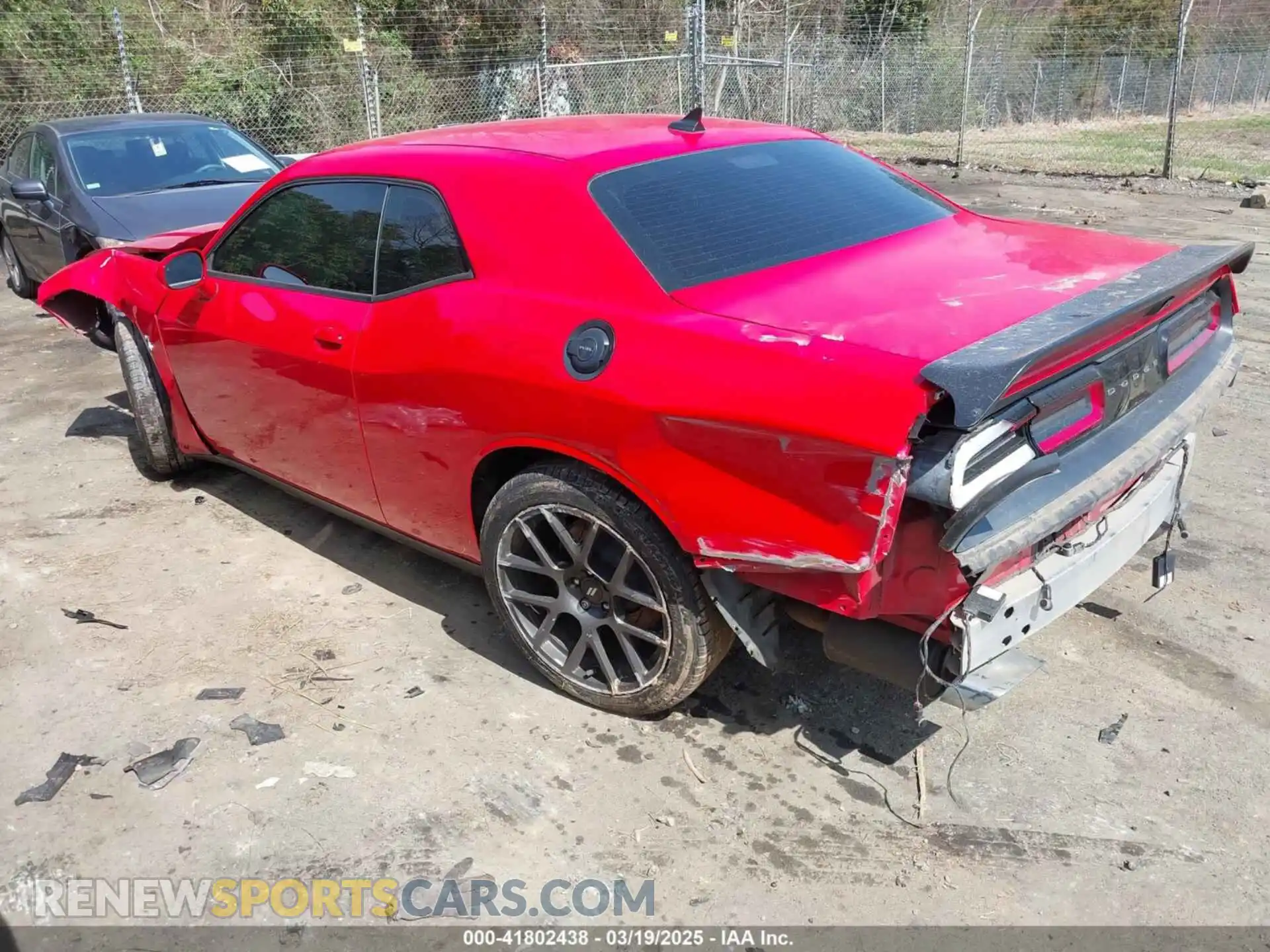 3 Photograph of a damaged car 2C3CDZFJ4KH625400 DODGE CHALLENGER 2019