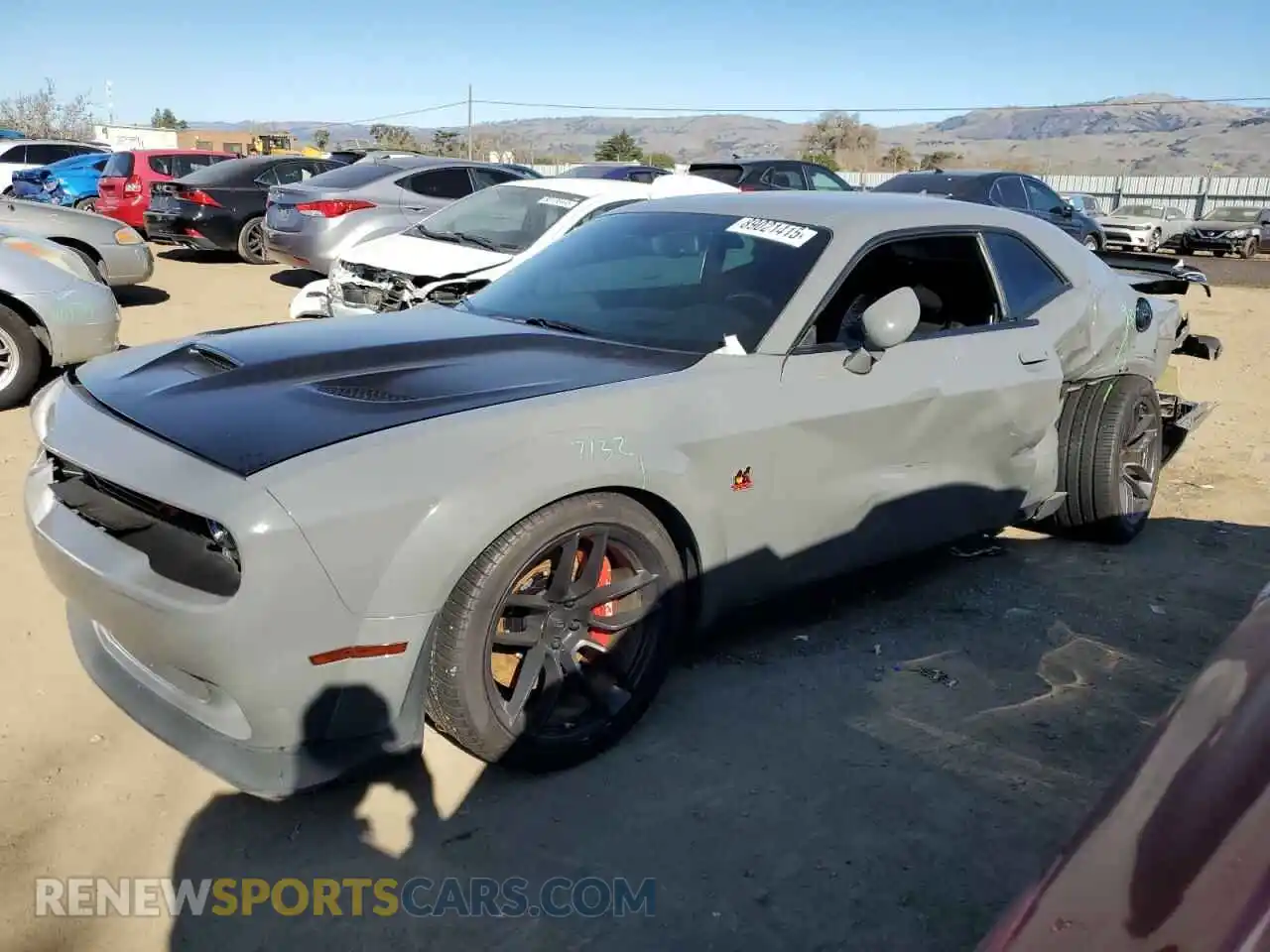 1 Photograph of a damaged car 2C3CDZFJ5KH691387 DODGE CHALLENGER 2019