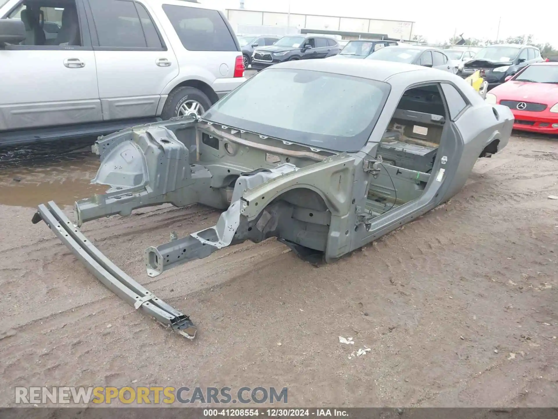 2 Photograph of a damaged car 2C3CDZFJ6KH625267 DODGE CHALLENGER 2019
