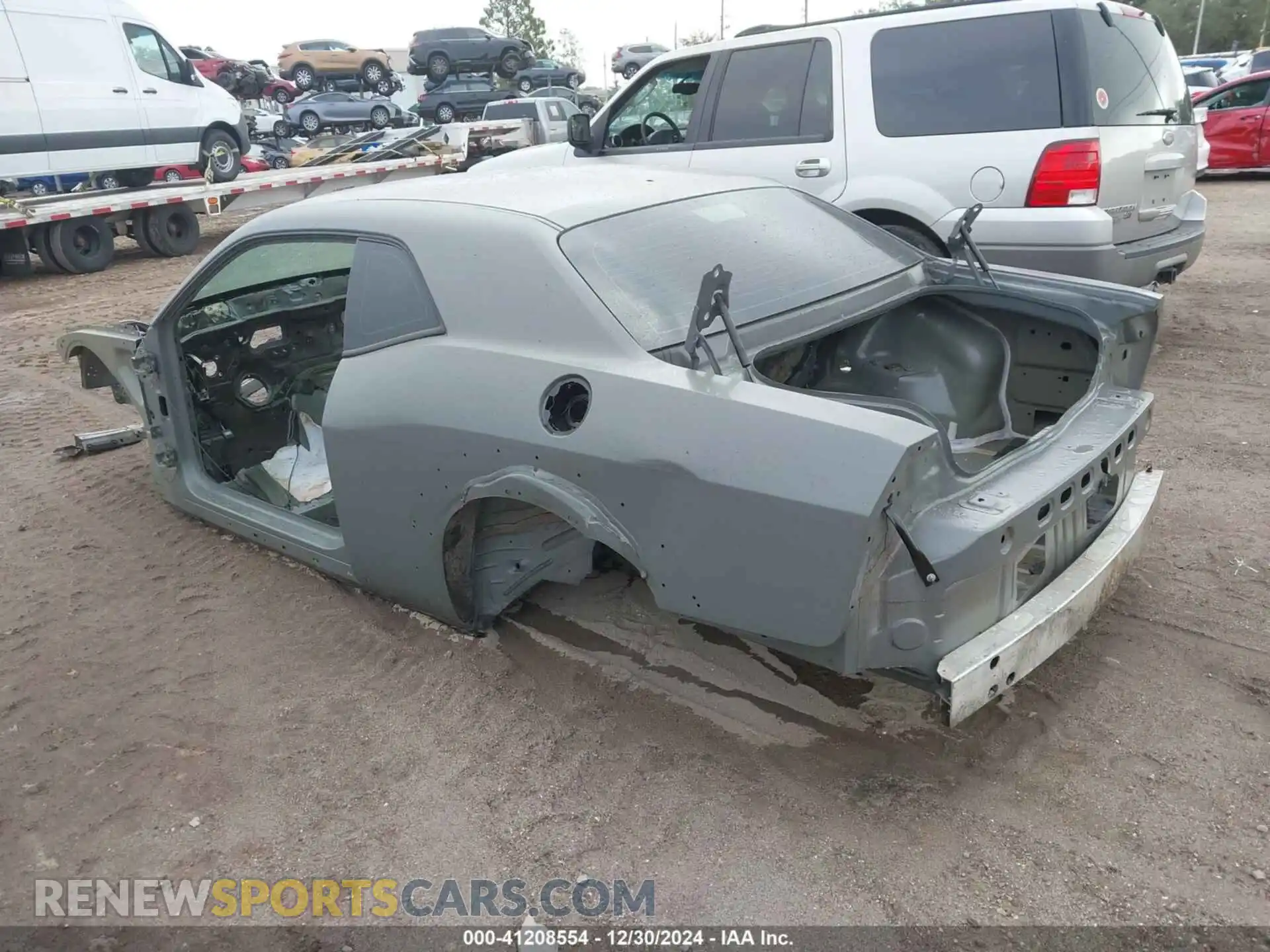 3 Photograph of a damaged car 2C3CDZFJ6KH625267 DODGE CHALLENGER 2019
