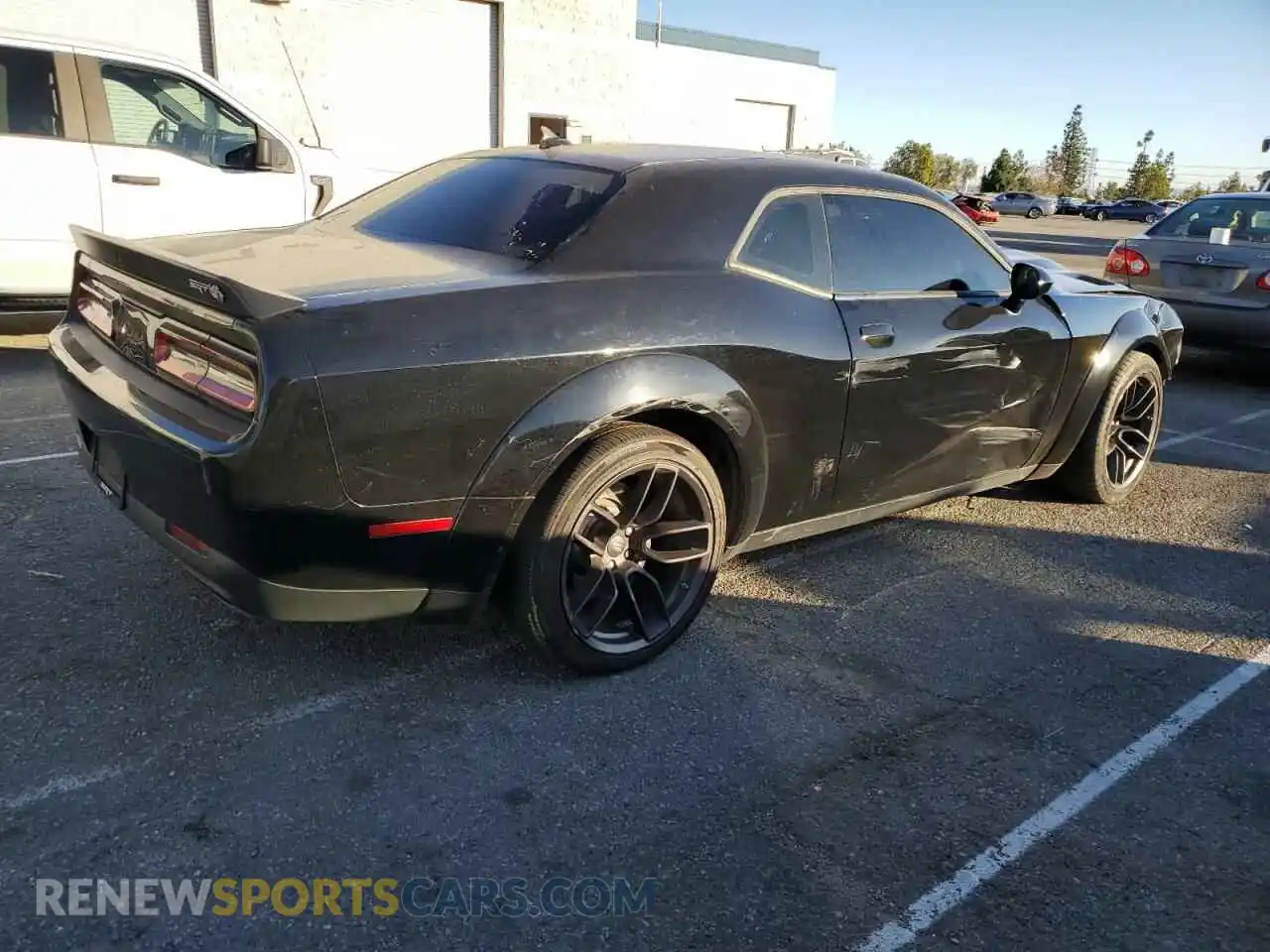 3 Photograph of a damaged car 2C3CDZFJ8KH702091 DODGE CHALLENGER 2019
