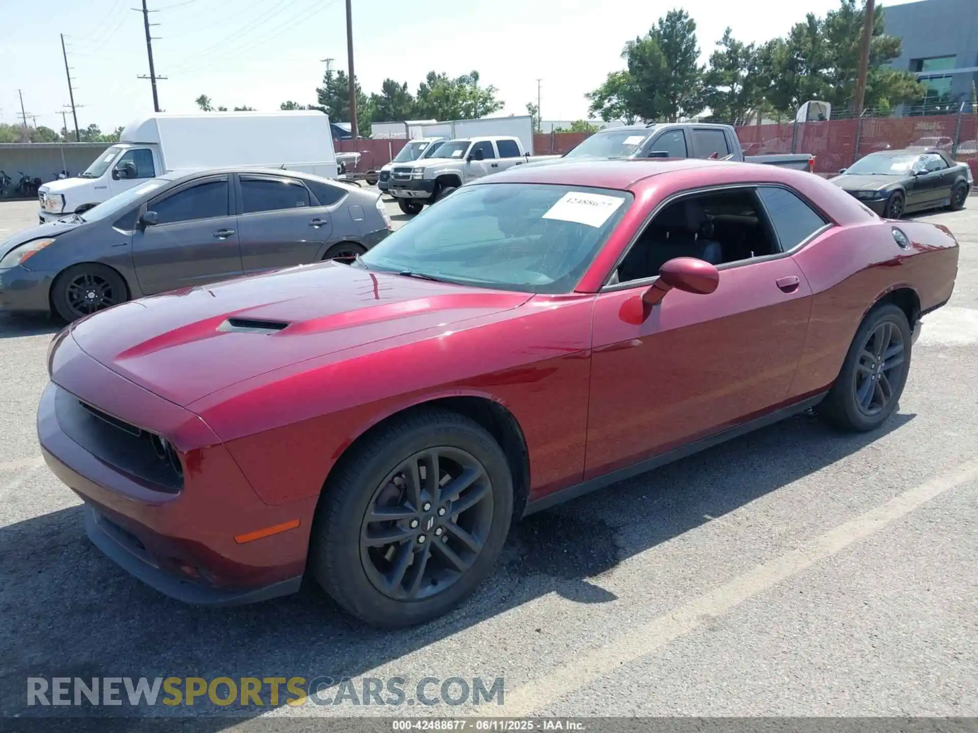 2 Photograph of a damaged car 2C3CDZGG1KH504522 DODGE CHALLENGER 2019