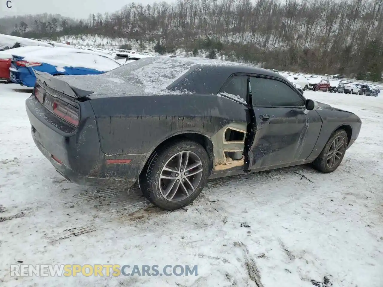 3 Photograph of a damaged car 2C3CDZGG3KH702504 DODGE CHALLENGER 2019