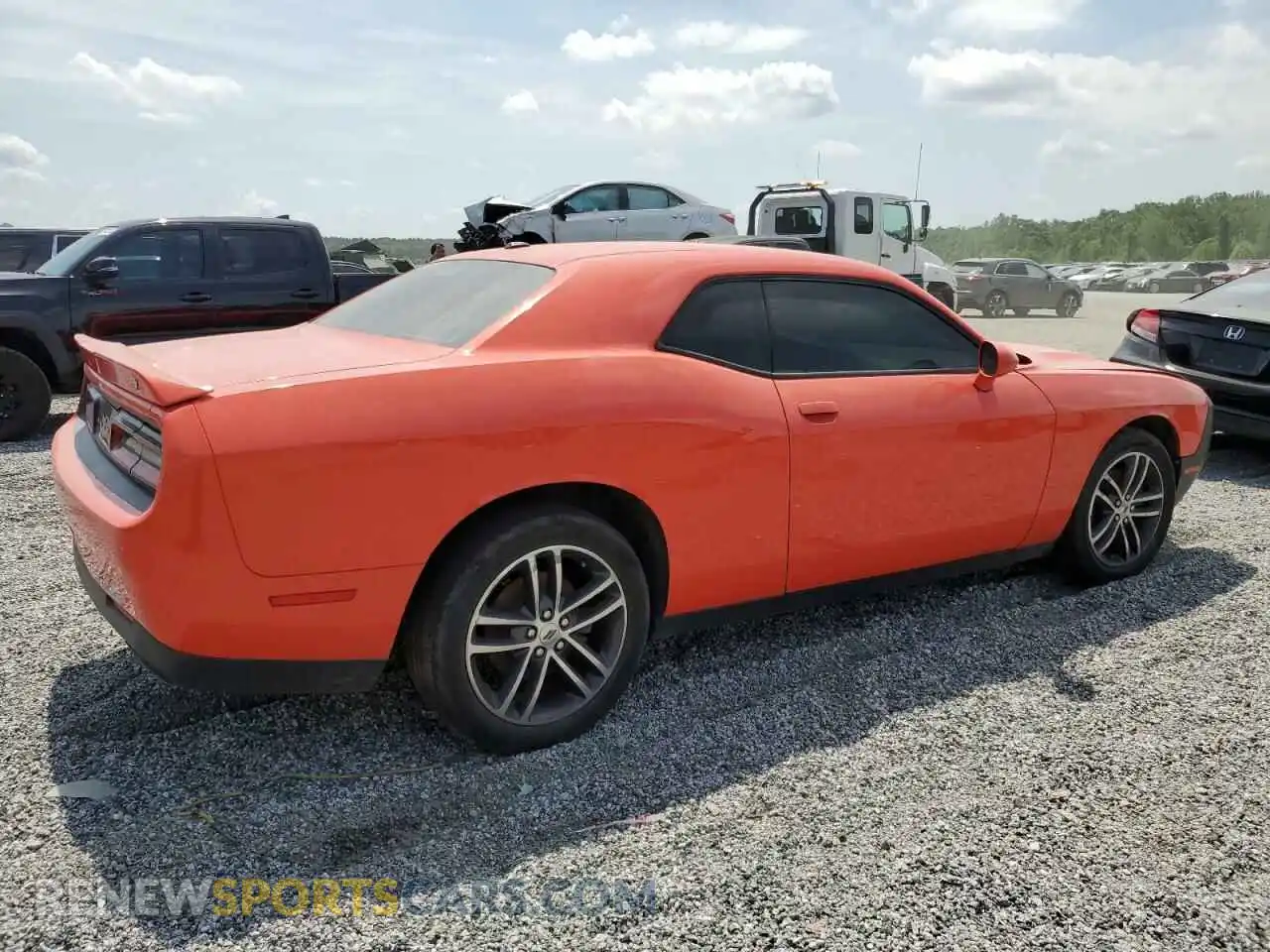 3 Photograph of a damaged car 2C3CDZGG5KH690436 DODGE CHALLENGER 2019