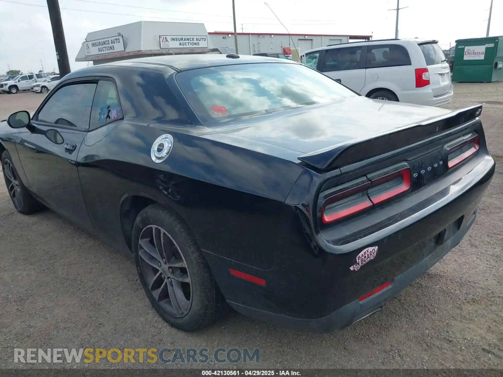 3 Photograph of a damaged car 2C3CDZGG6KH642945 DODGE CHALLENGER 2019