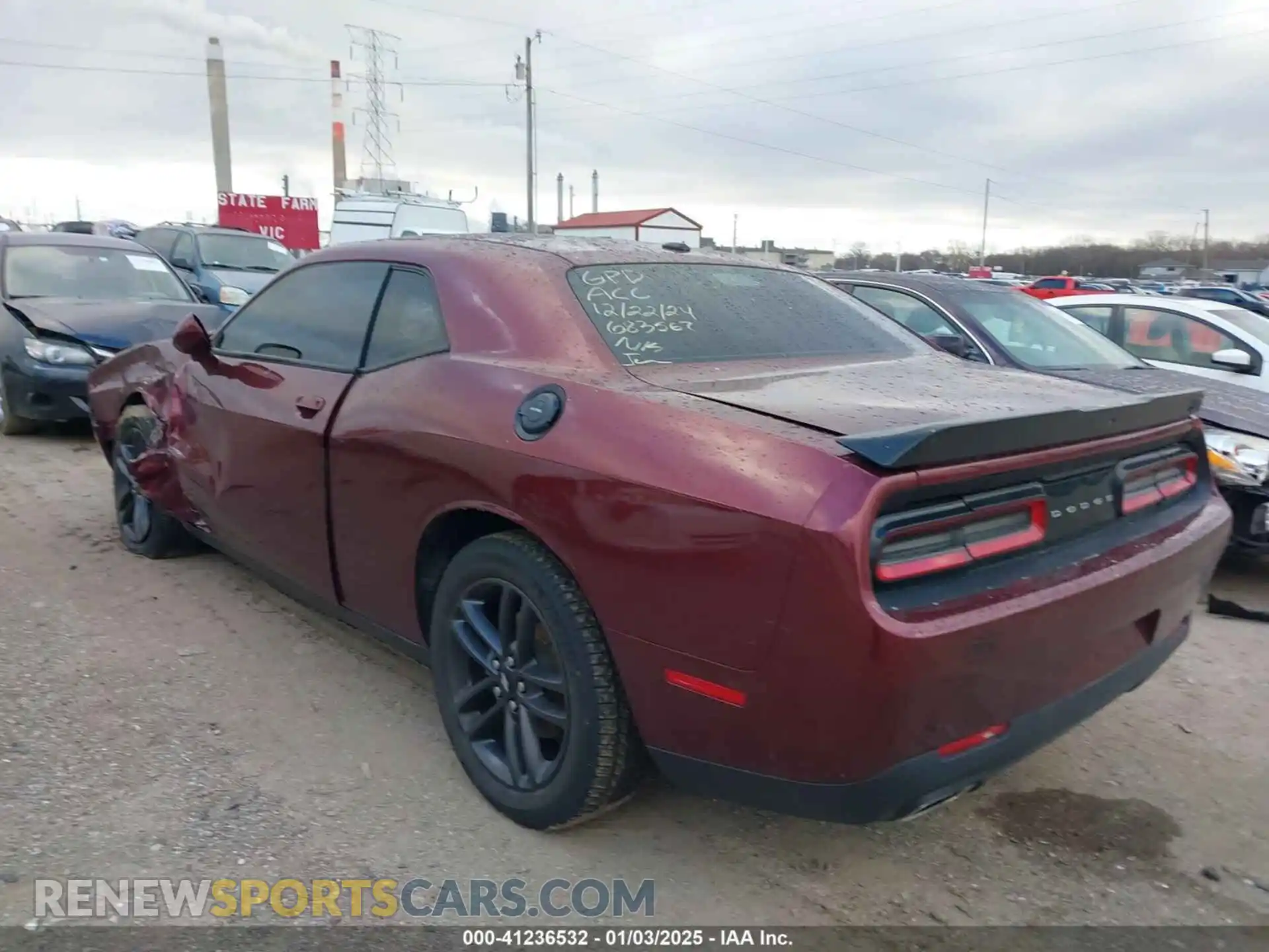 3 Photograph of a damaged car 2C3CDZGG7KH683567 DODGE CHALLENGER 2019
