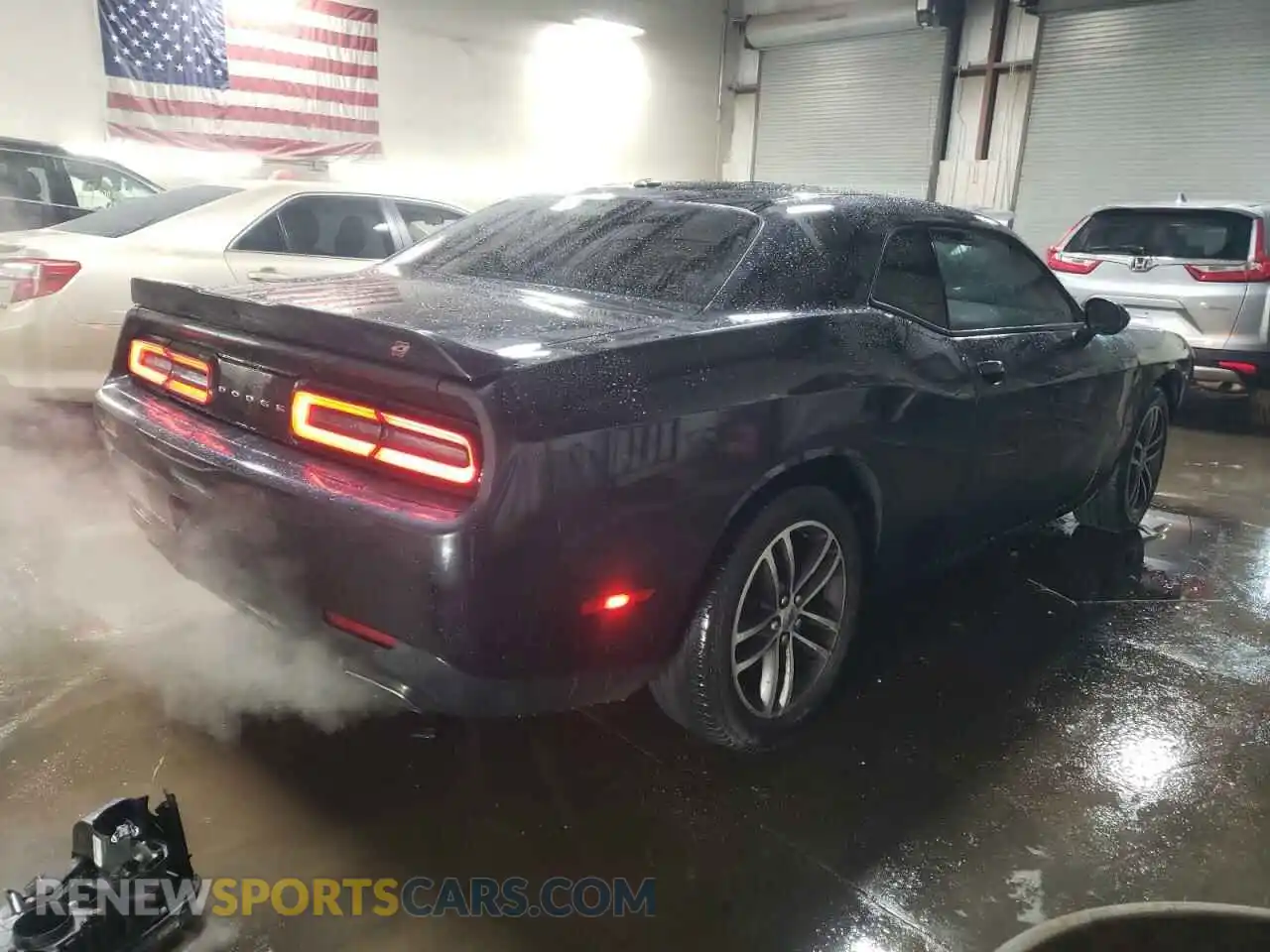 3 Photograph of a damaged car 2C3CDZGG8KH532253 DODGE CHALLENGER 2019