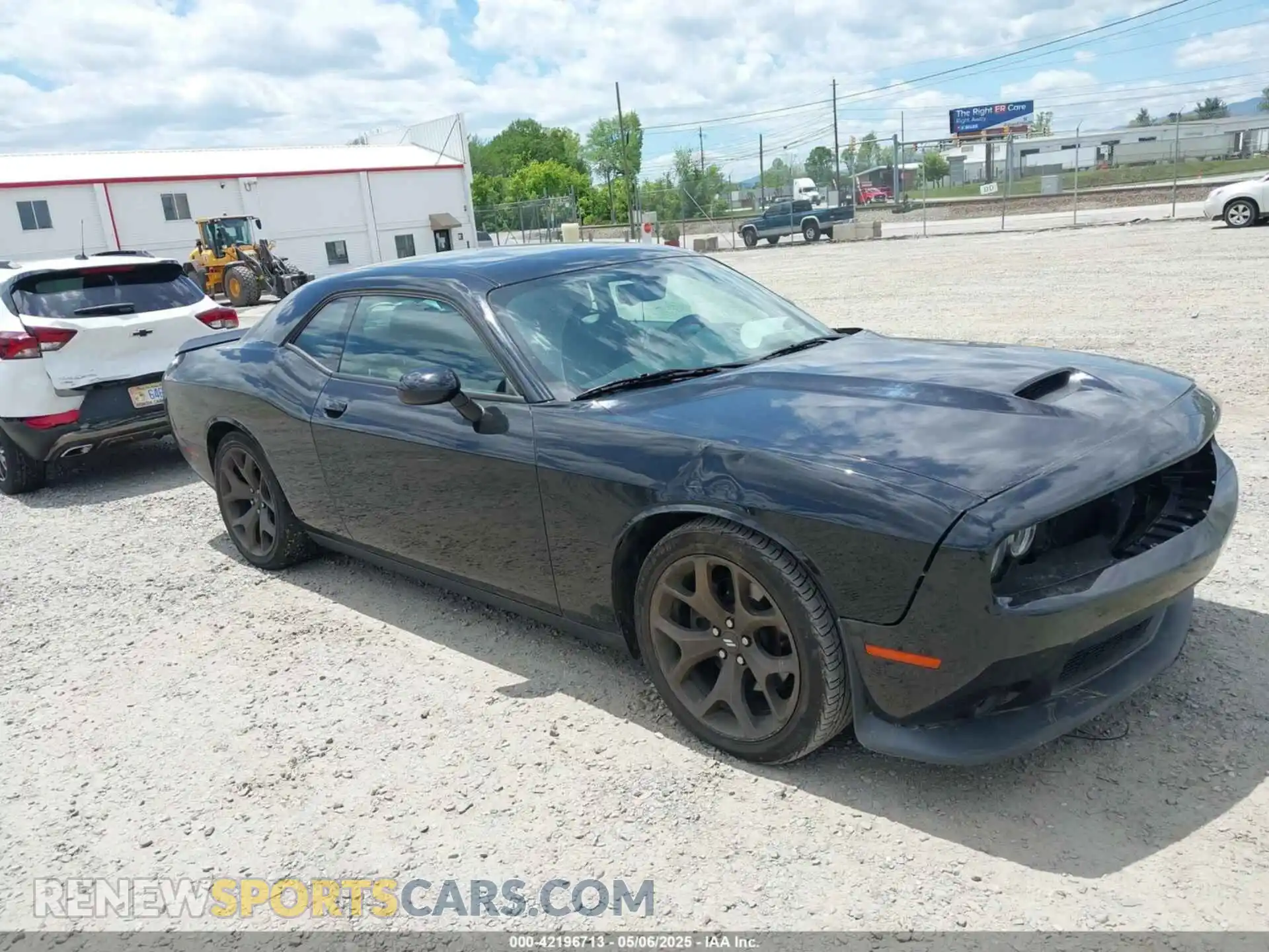 1 Photograph of a damaged car 2C3CDZJG7KH747793 DODGE CHALLENGER 2019