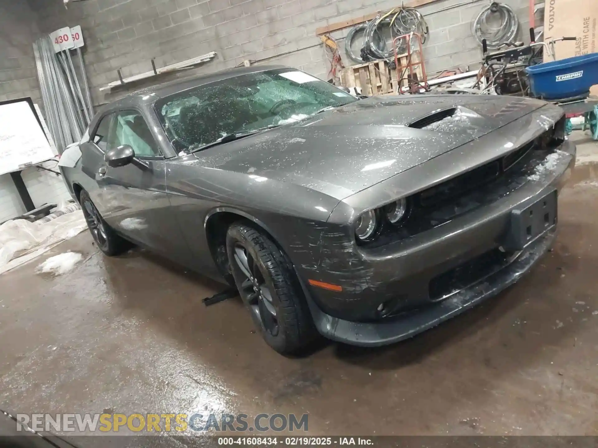 1 Photograph of a damaged car 2C3CDZKG5KH680643 DODGE CHALLENGER 2019