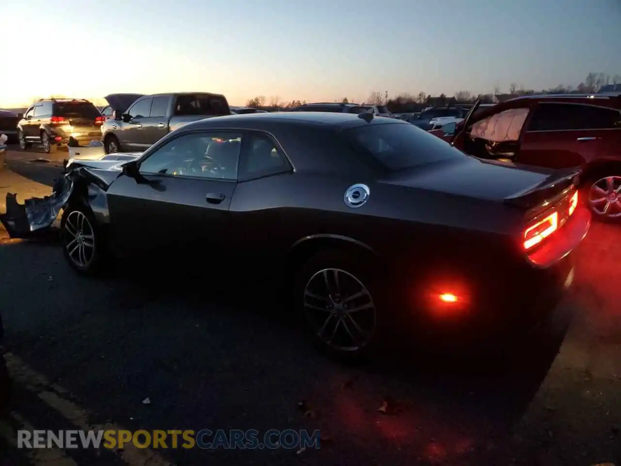 2 Photograph of a damaged car 2C3CDZKGXKH504400 DODGE CHALLENGER 2019