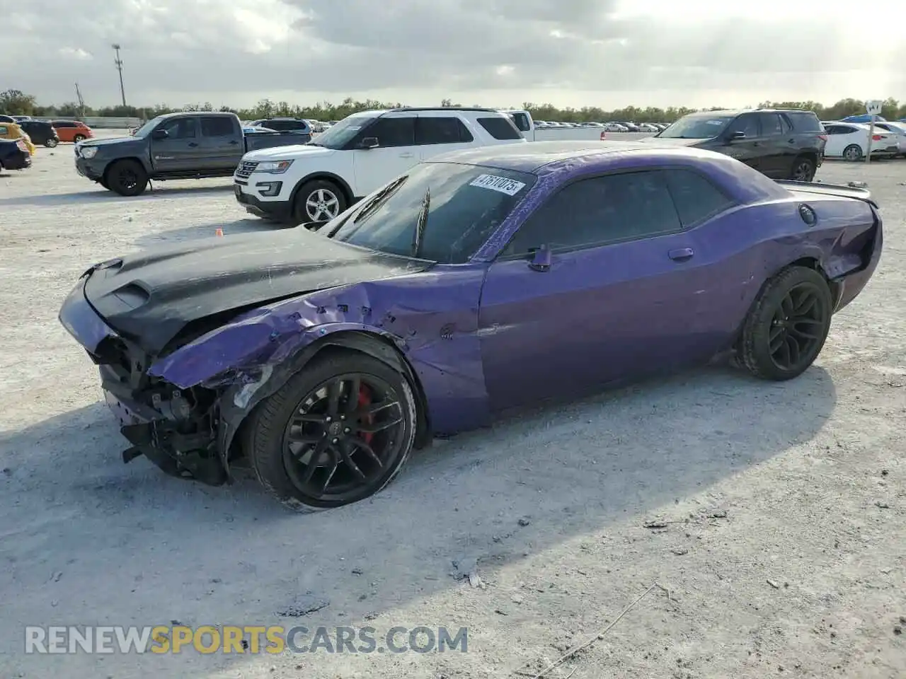 1 Photograph of a damaged car 2C3CDZL97KH674973 DODGE CHALLENGER 2019
