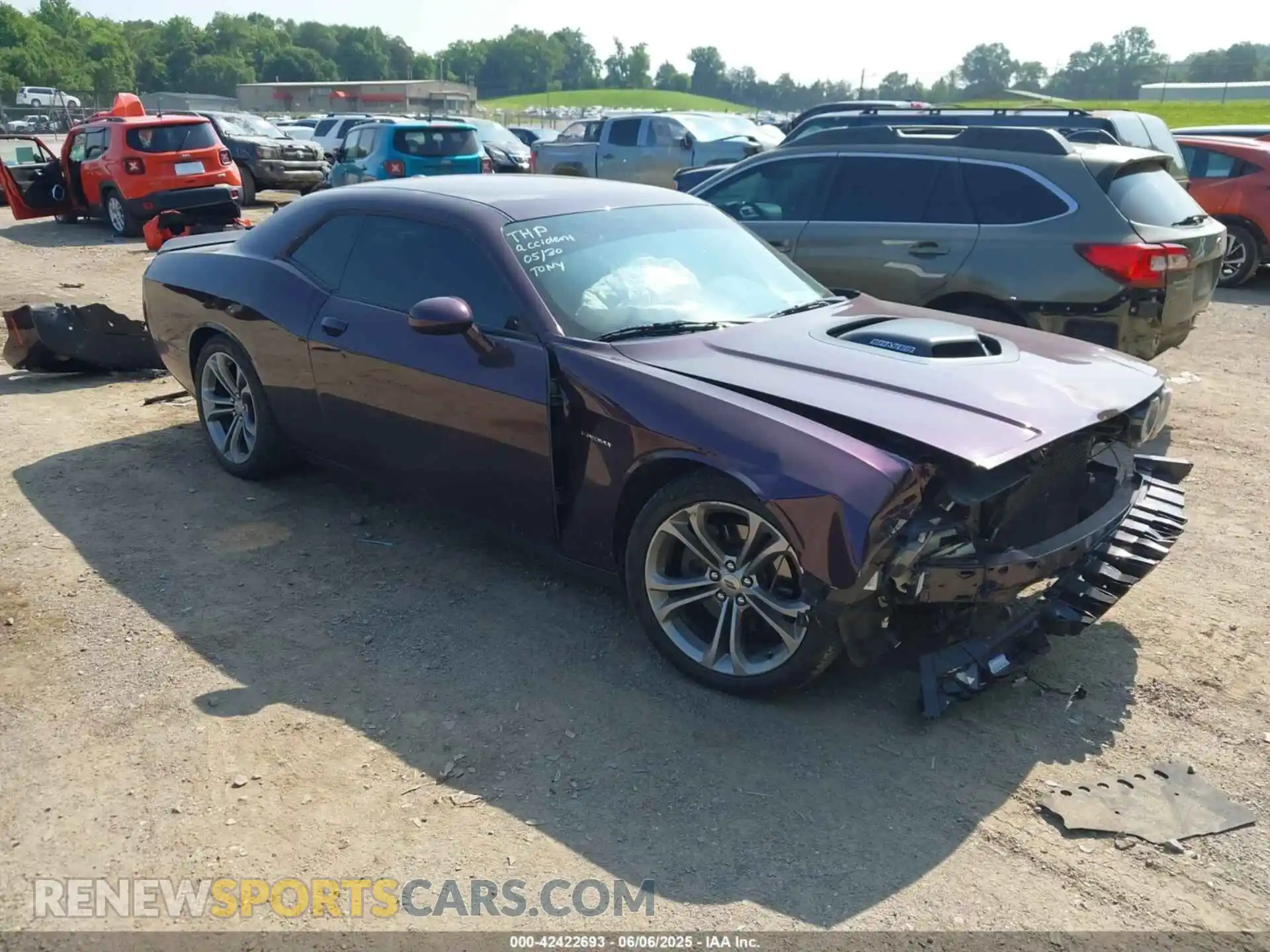 1 Photograph of a damaged car 2C3CDZBT1LH227635 DODGE CHALLENGER 2020