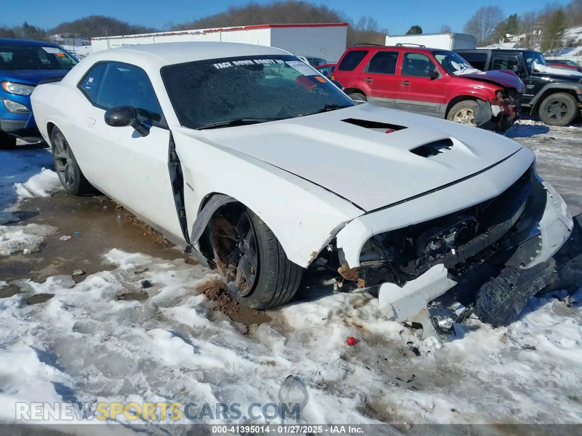 1 Photograph of a damaged car 2C3CDZBT2LH196668 DODGE CHALLENGER 2020