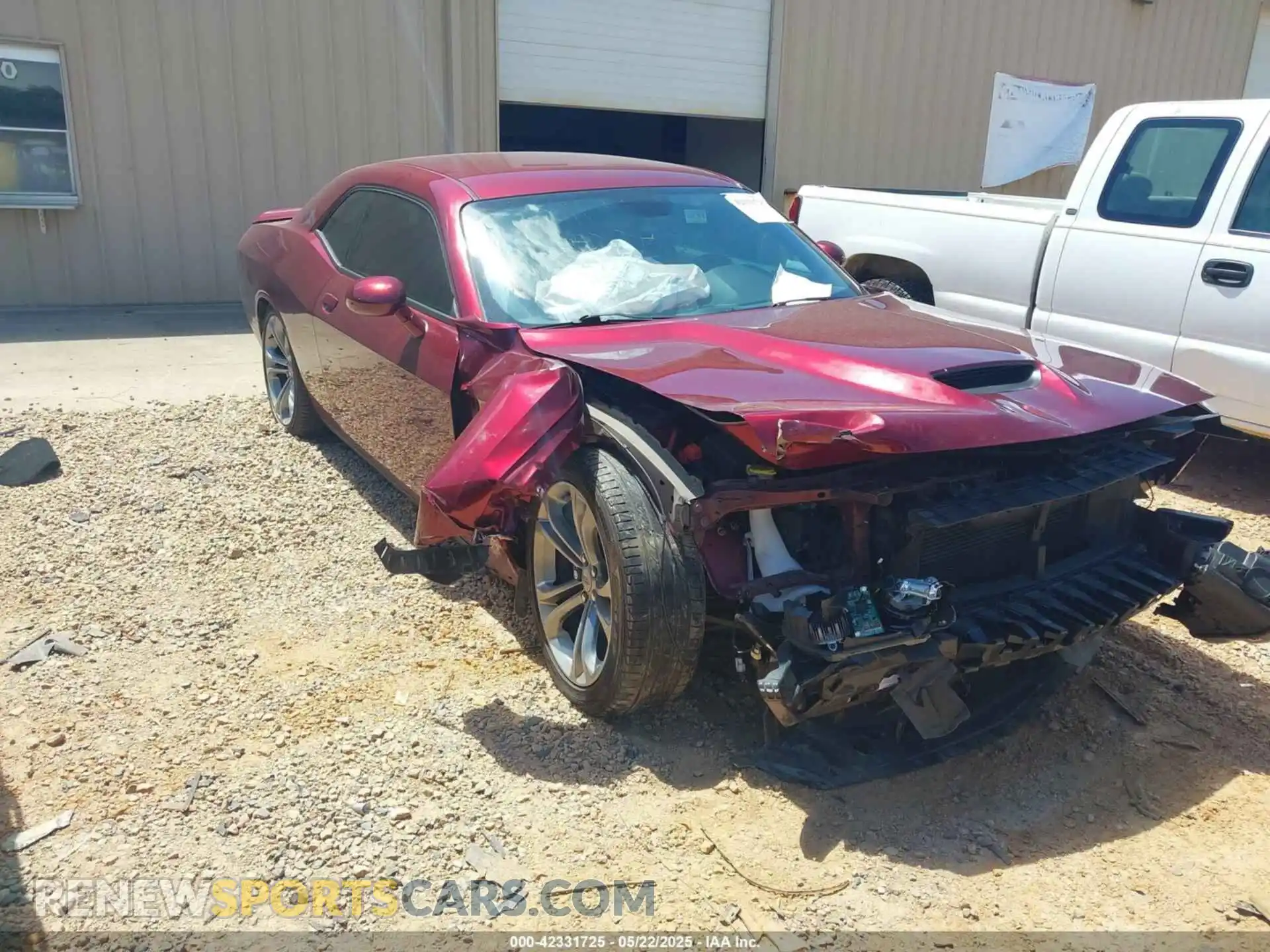 1 Photograph of a damaged car 2C3CDZBT3LH119050 DODGE CHALLENGER 2020