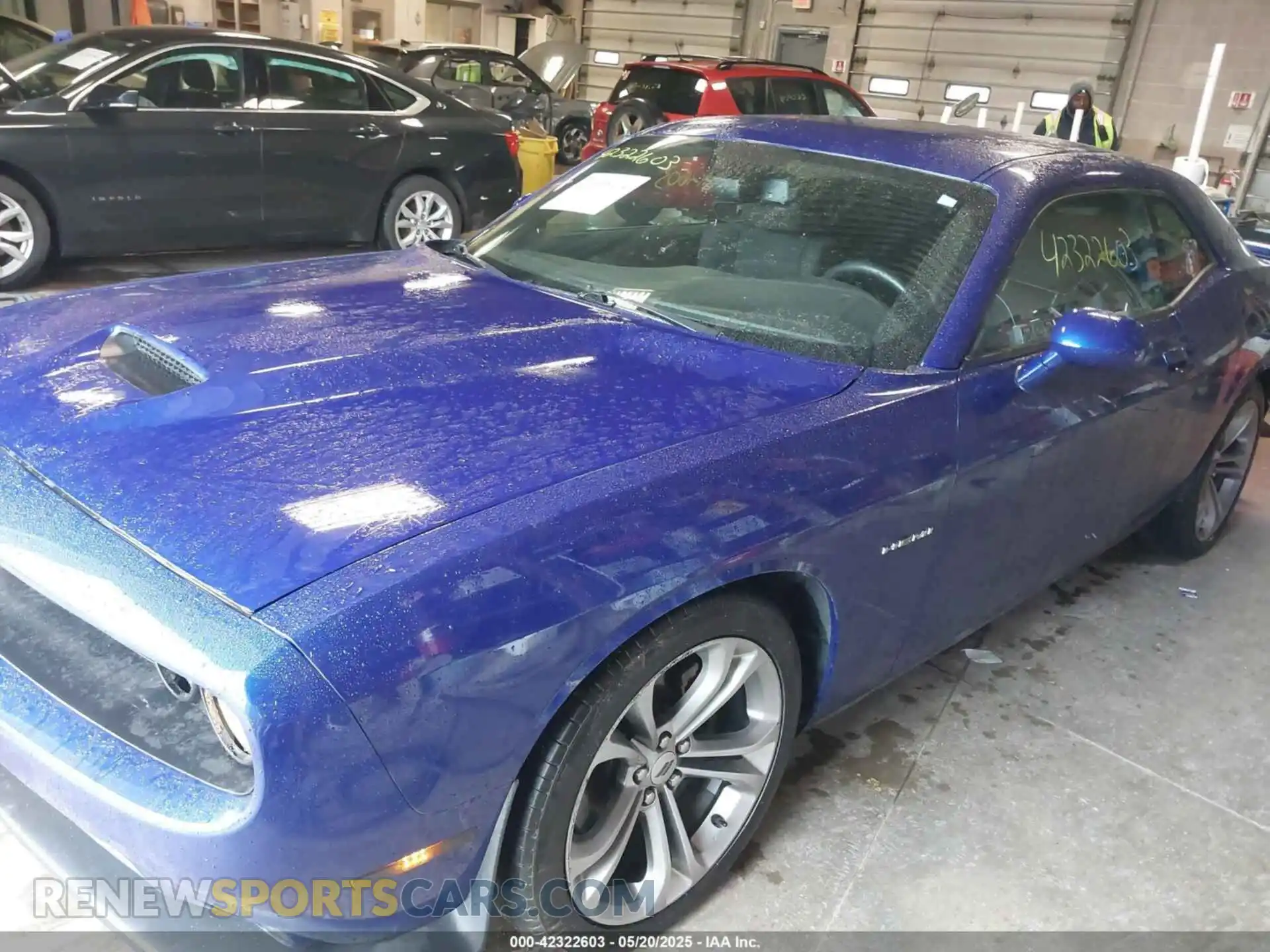 2 fotografías del automóvil dañado 2C3CDZBT6LH201581 DODGE CHALLENGER 2020