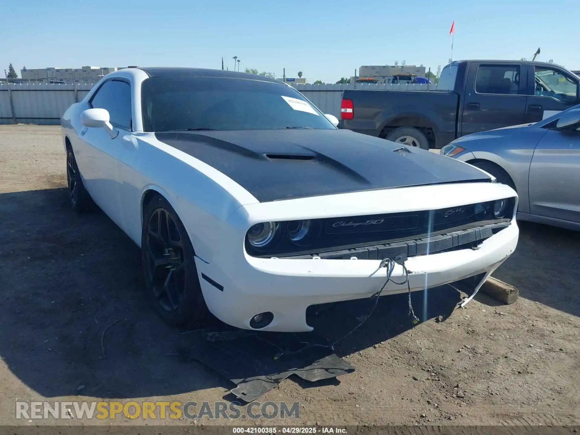 1 Photograph of a damaged car 2C3CDZBT7LH218891 DODGE CHALLENGER 2020