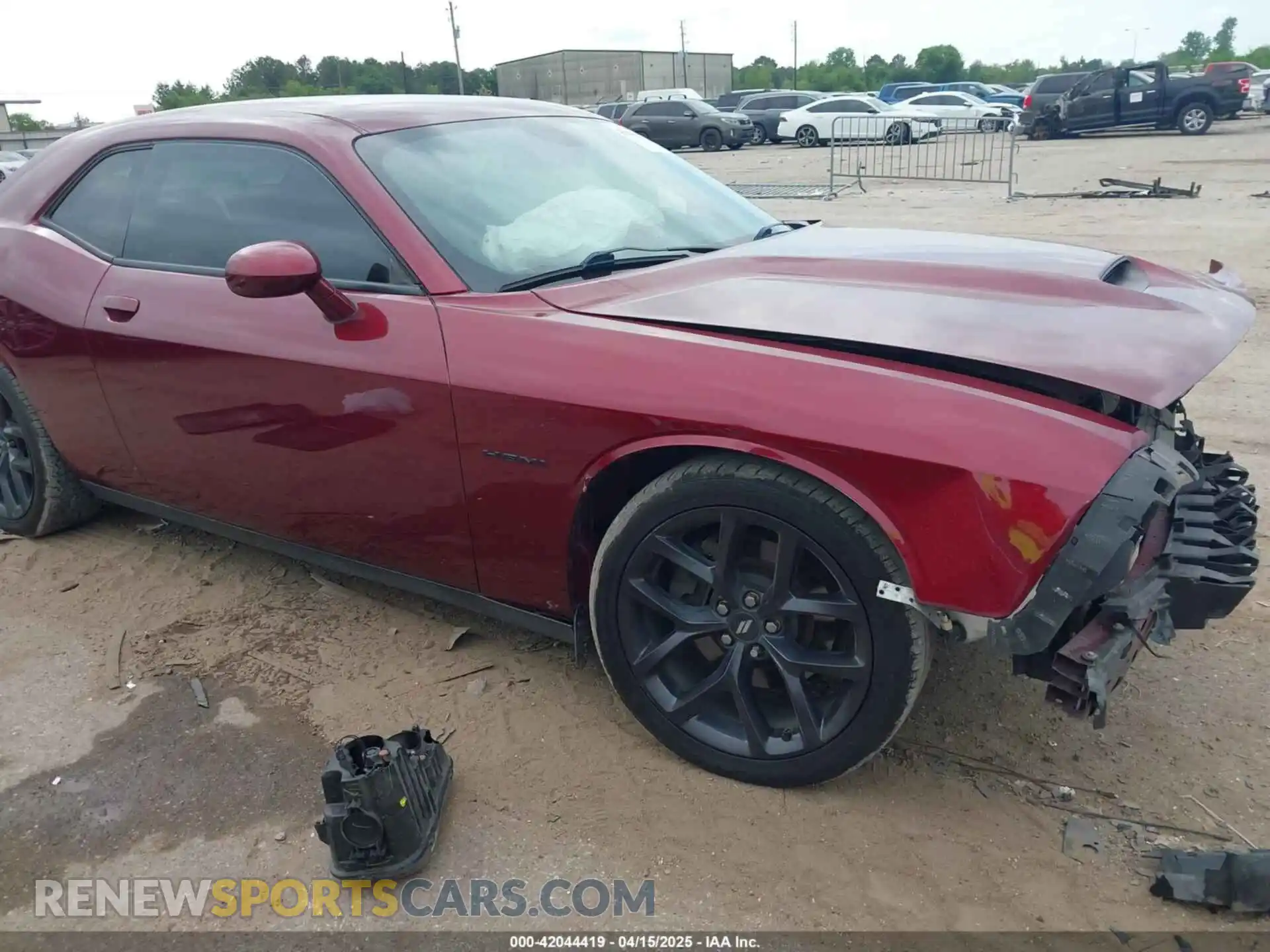 1 Photograph of a damaged car 2C3CDZBT9LH231027 DODGE CHALLENGER 2020