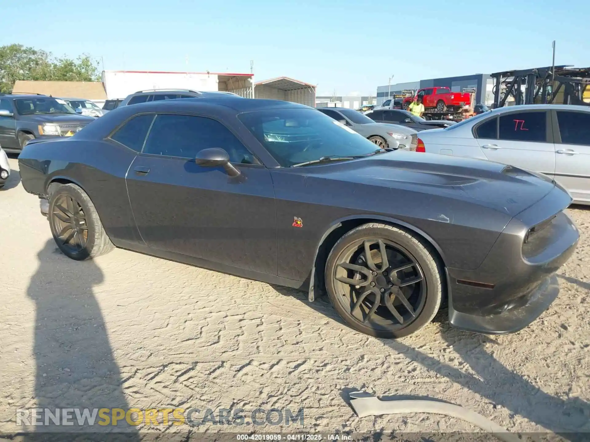 1 Photograph of a damaged car 2C3CDZFJ0LH110623 DODGE CHALLENGER 2020