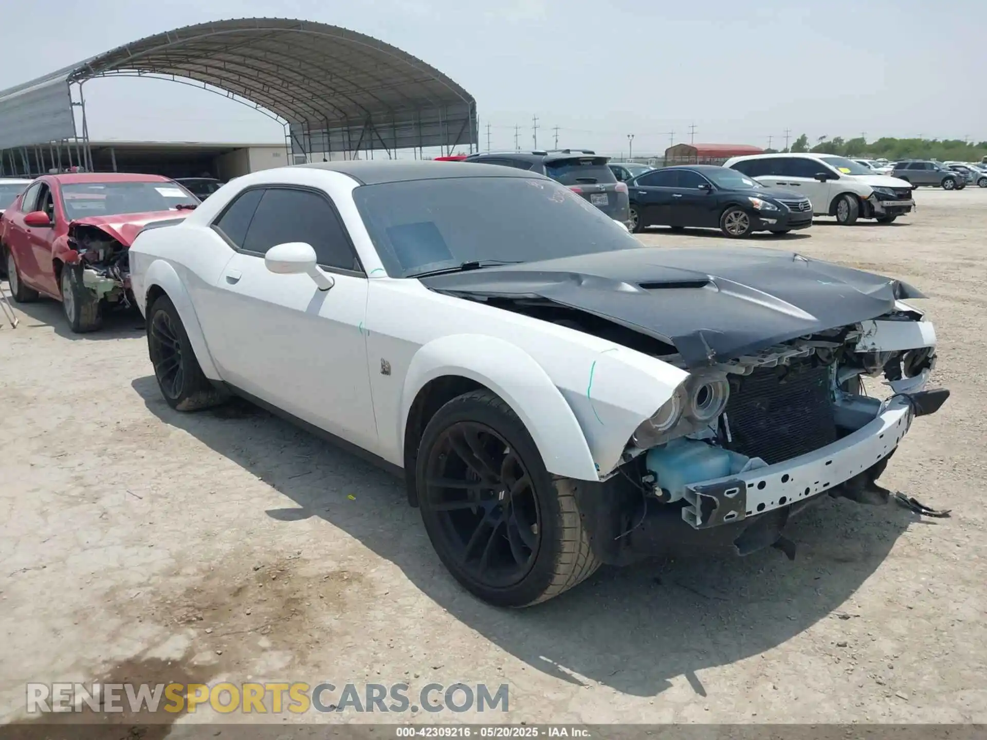 1 Фотография поврежденного автомобиля 2C3CDZFJ0LH203724 DODGE CHALLENGER 2020