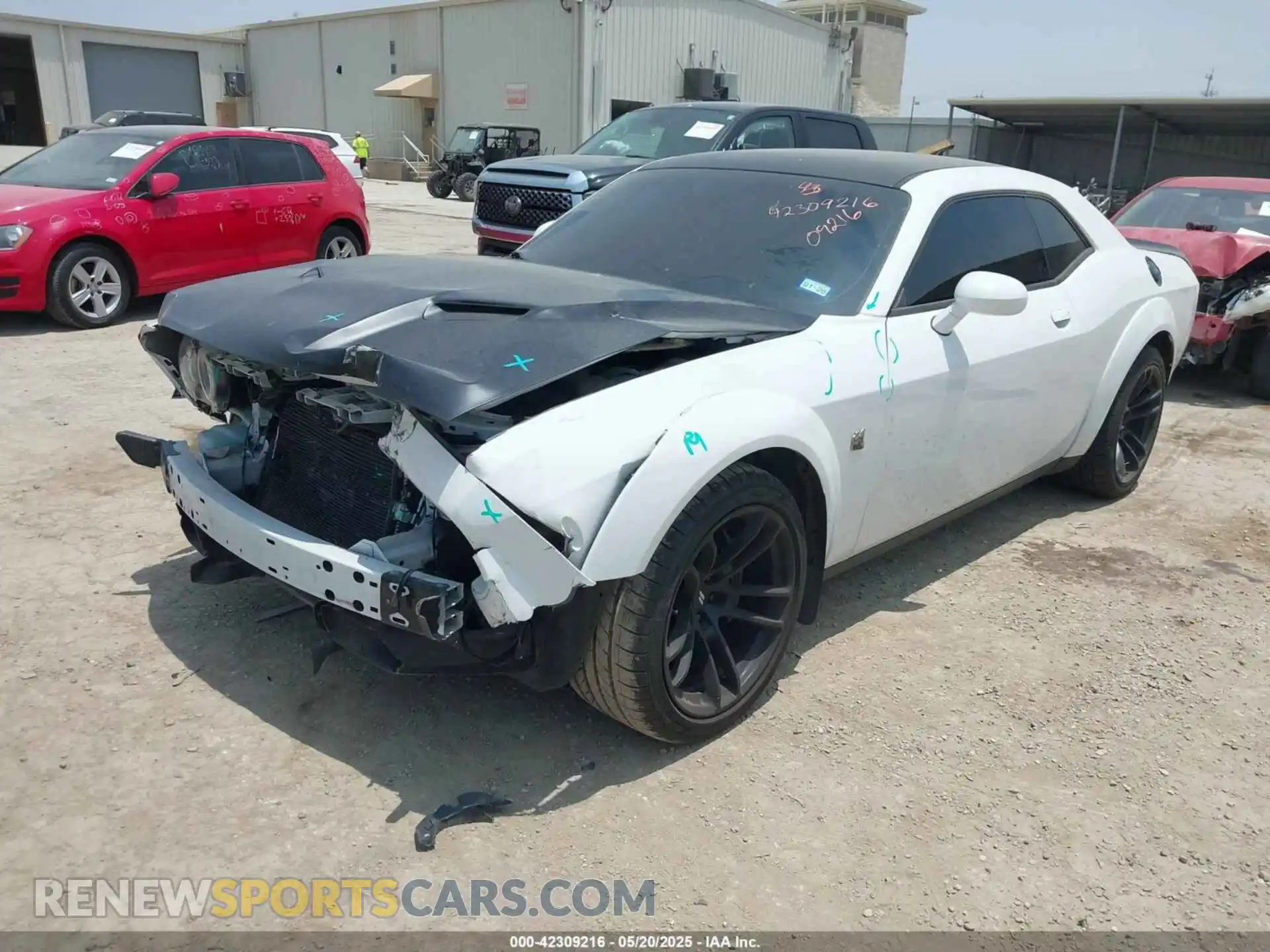 2 Фотография поврежденного автомобиля 2C3CDZFJ0LH203724 DODGE CHALLENGER 2020