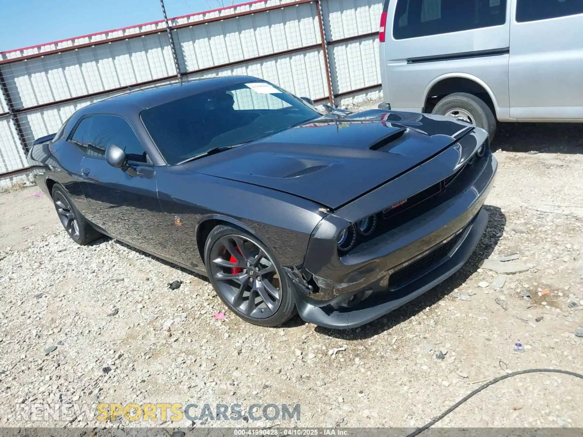 1 Photograph of a damaged car 2C3CDZFJ4LH230781 DODGE CHALLENGER 2020