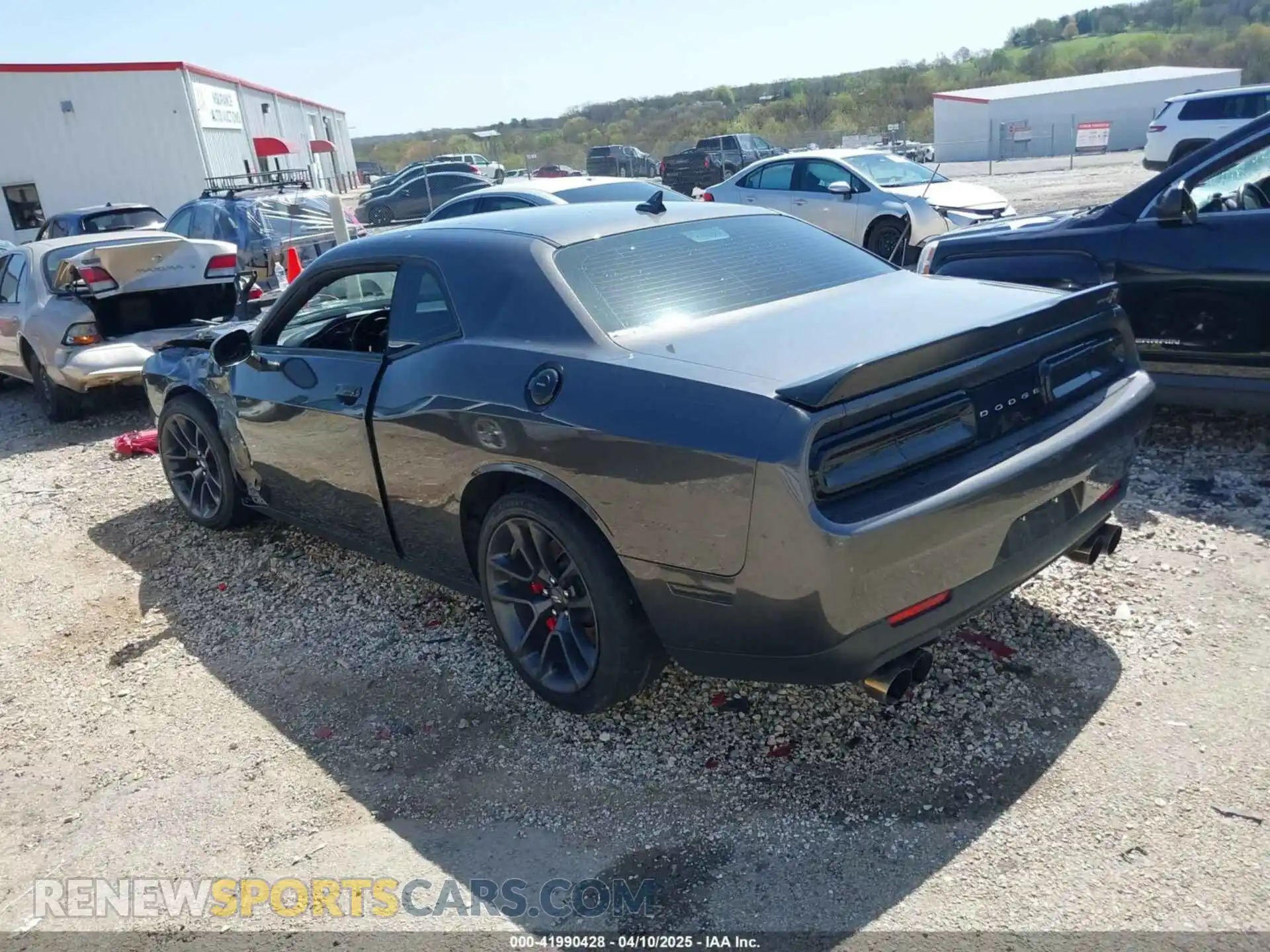 3 Photograph of a damaged car 2C3CDZFJ4LH230781 DODGE CHALLENGER 2020