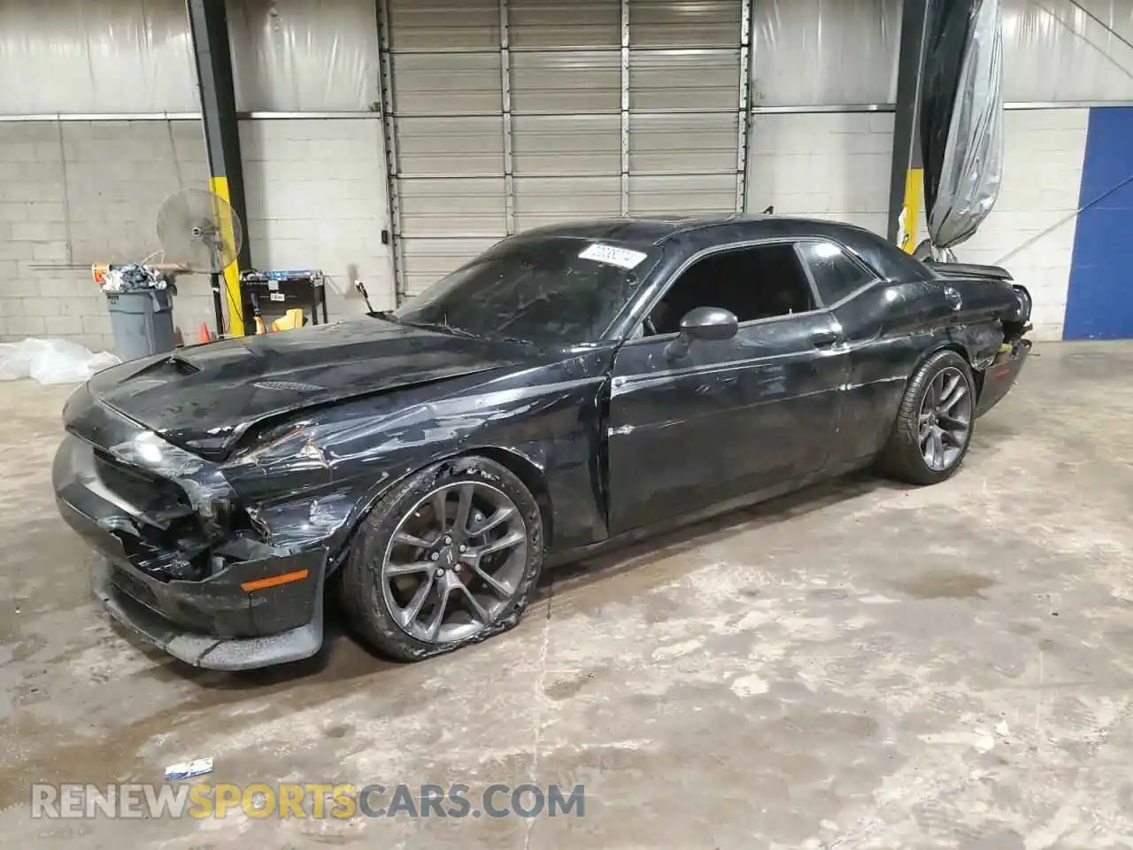 1 Photograph of a damaged car 2C3CDZFJ6LH206689 DODGE CHALLENGER 2020