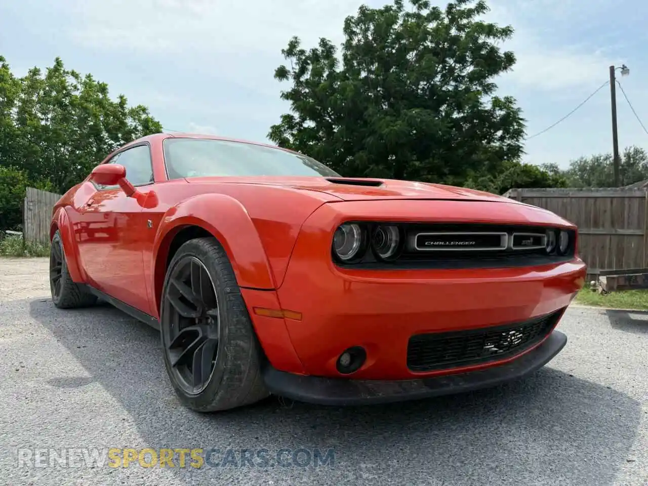 1 Photograph of a damaged car 2C3CDZFJ8LH236079 DODGE CHALLENGER 2020