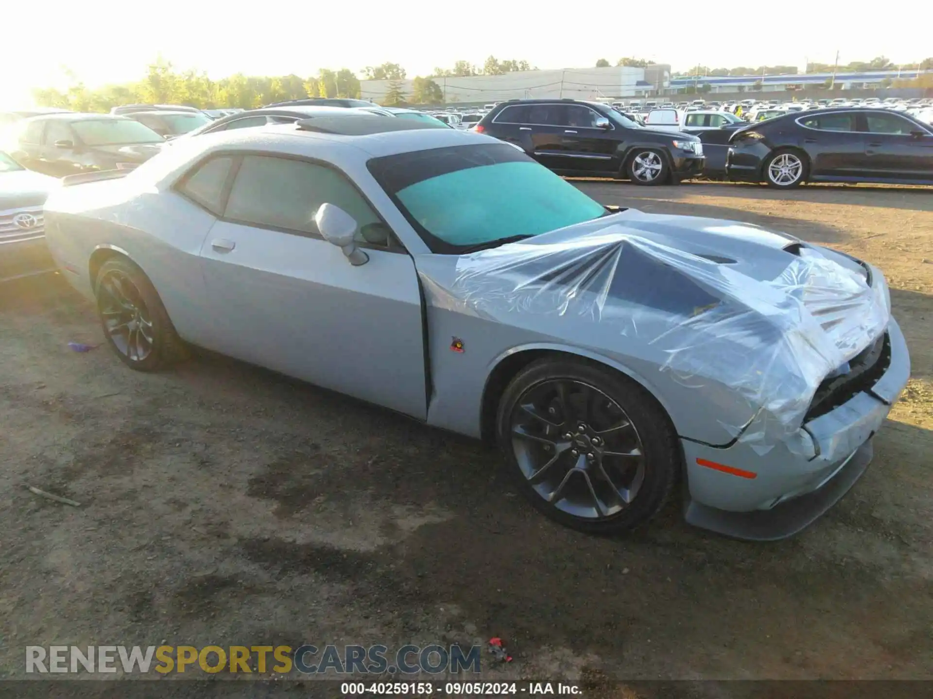 1 Photograph of a damaged car 2C3CDZFJ8LH236115 DODGE CHALLENGER 2020