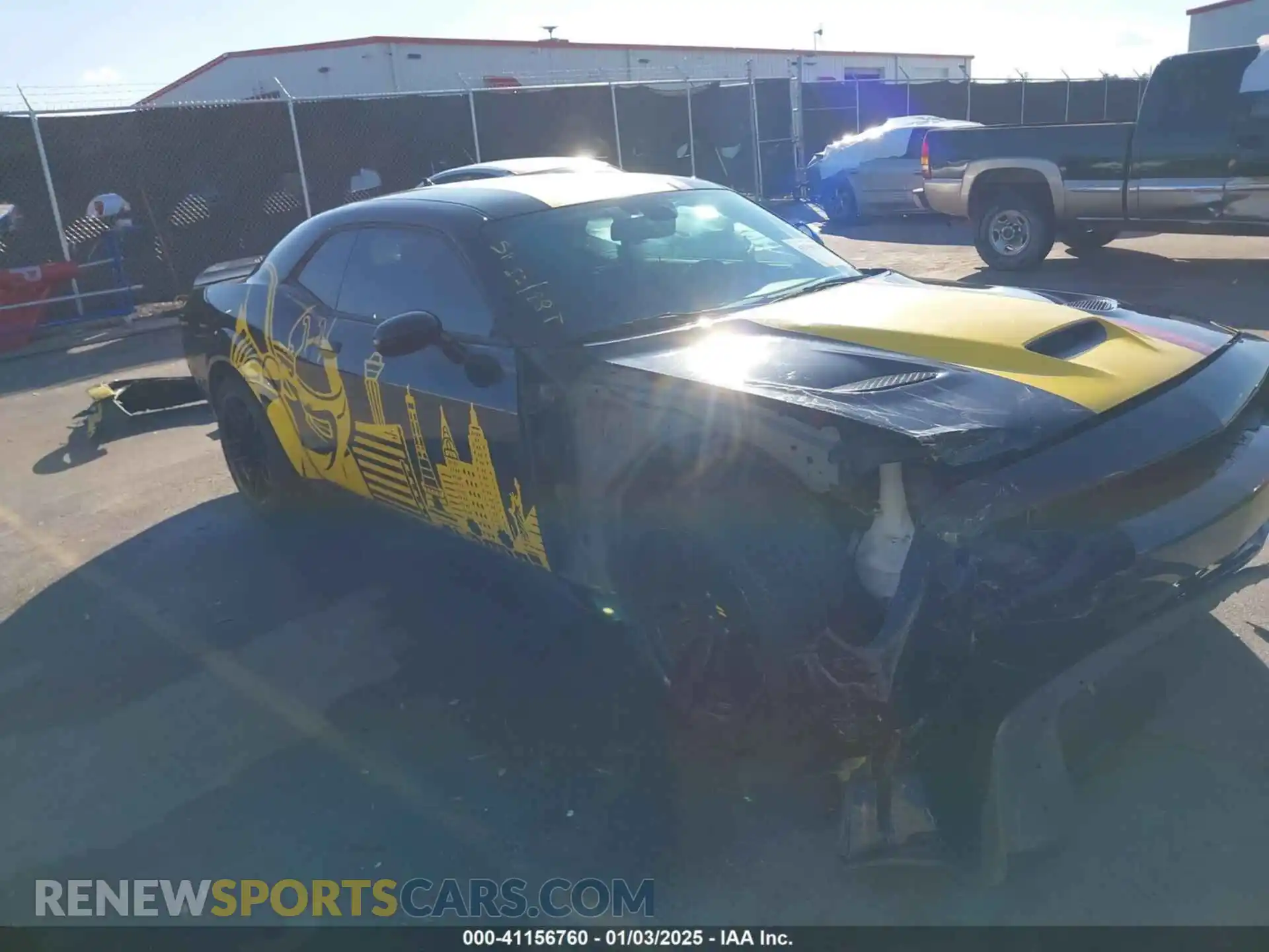 1 Photograph of a damaged car 2C3CDZFJ9LH236091 DODGE CHALLENGER 2020