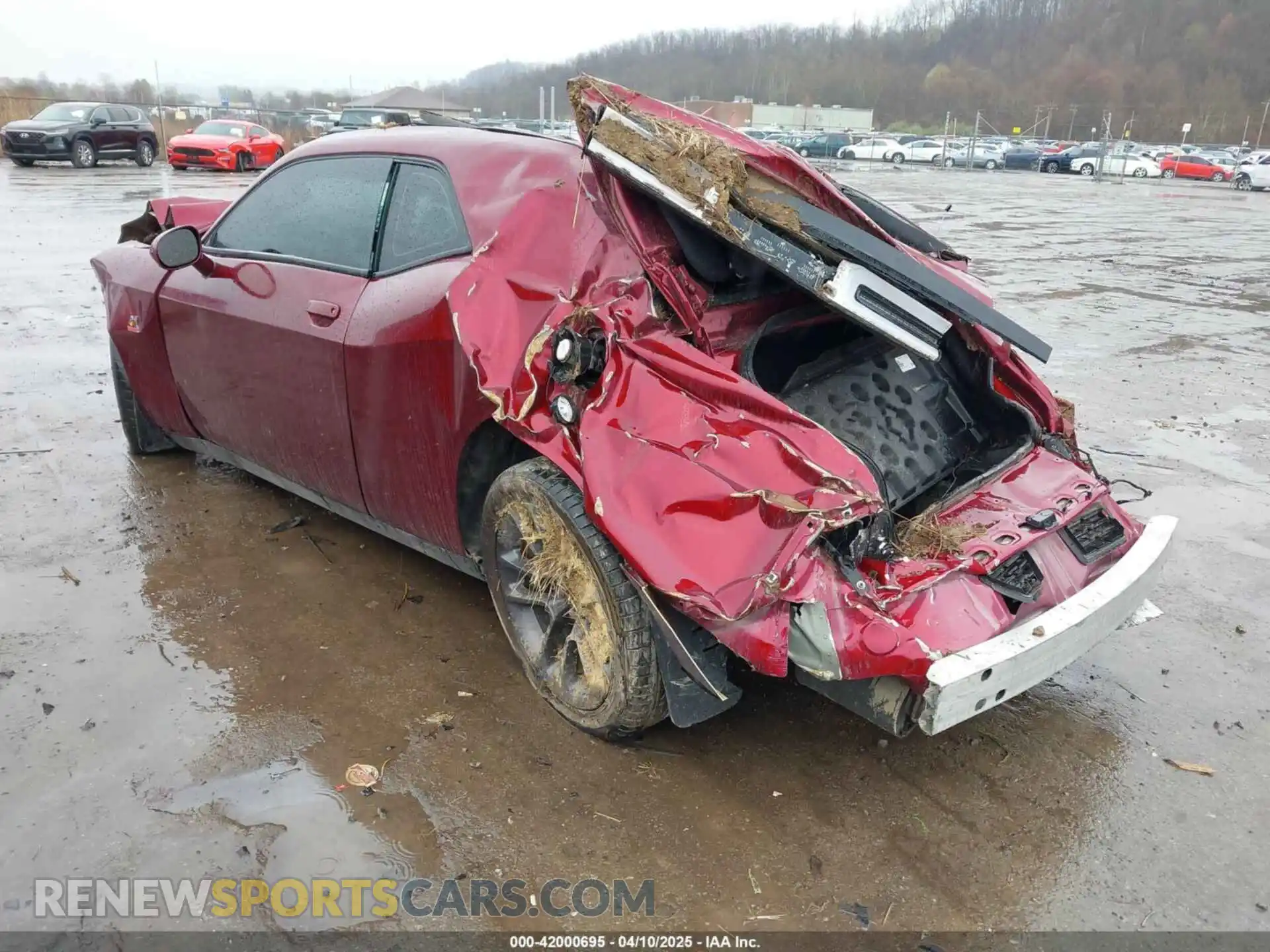 3 Photograph of a damaged car 2C3CDZFJXLH132807 DODGE CHALLENGER 2020