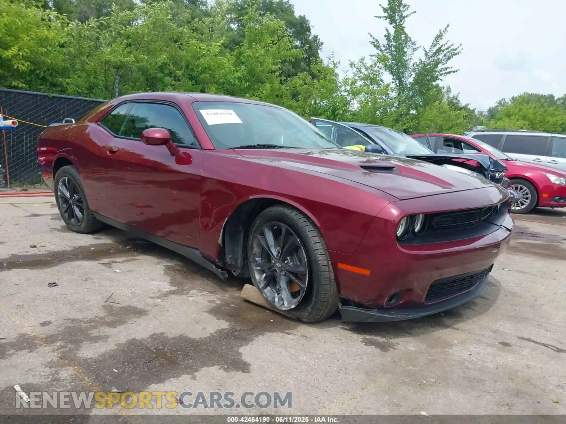 1 Photograph of a damaged car 2C3CDZGG3LH152691 DODGE CHALLENGER 2020