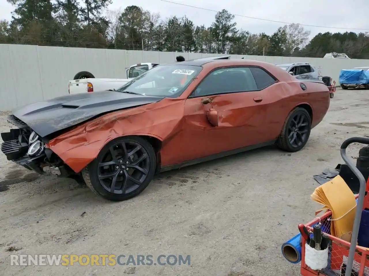 1 Photograph of a damaged car 2C3CDZJG1LH174696 DODGE CHALLENGER 2020