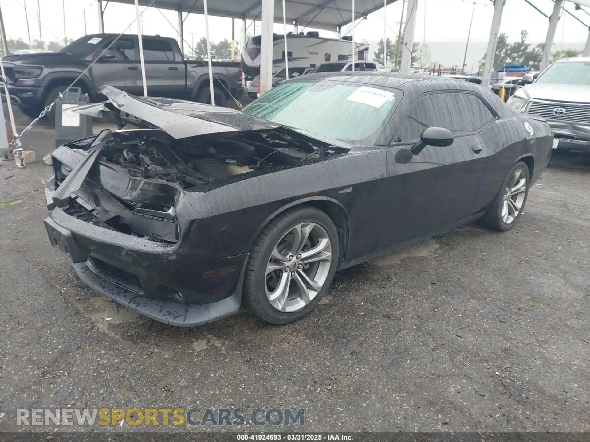 2 Photograph of a damaged car 2C3CDZJG5LH223379 DODGE CHALLENGER 2020